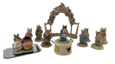 Brambly Hedge - Border Fine Arts Floral Arch BH16 and nine figures comprising Dust Dogwood