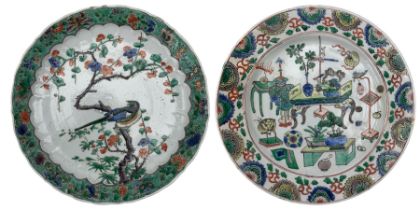 Chinese famille verte 'antiquities' plate