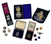 Masonic jewels and various badges