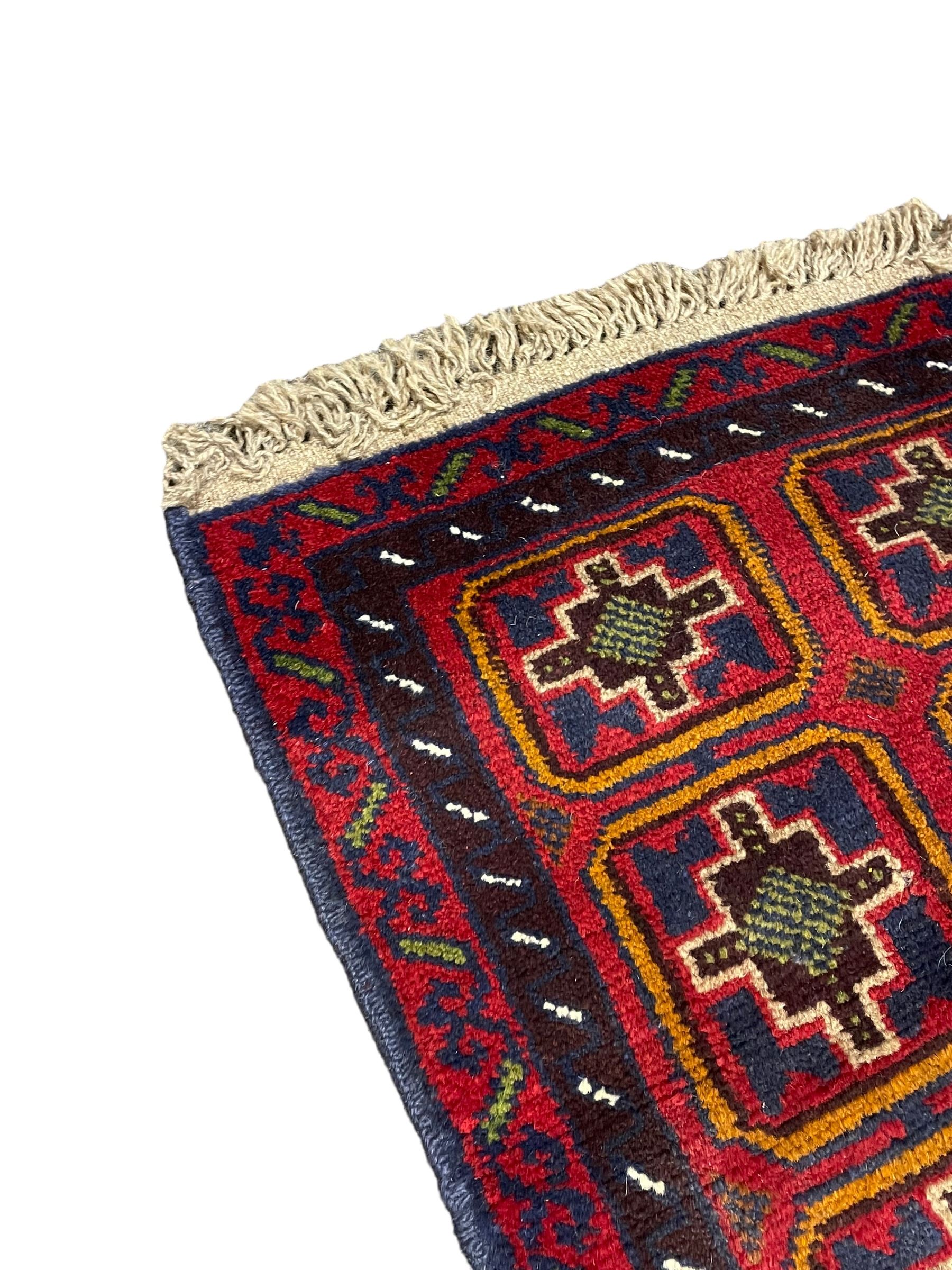 Baluchi crimson ground rug - Image 2 of 6