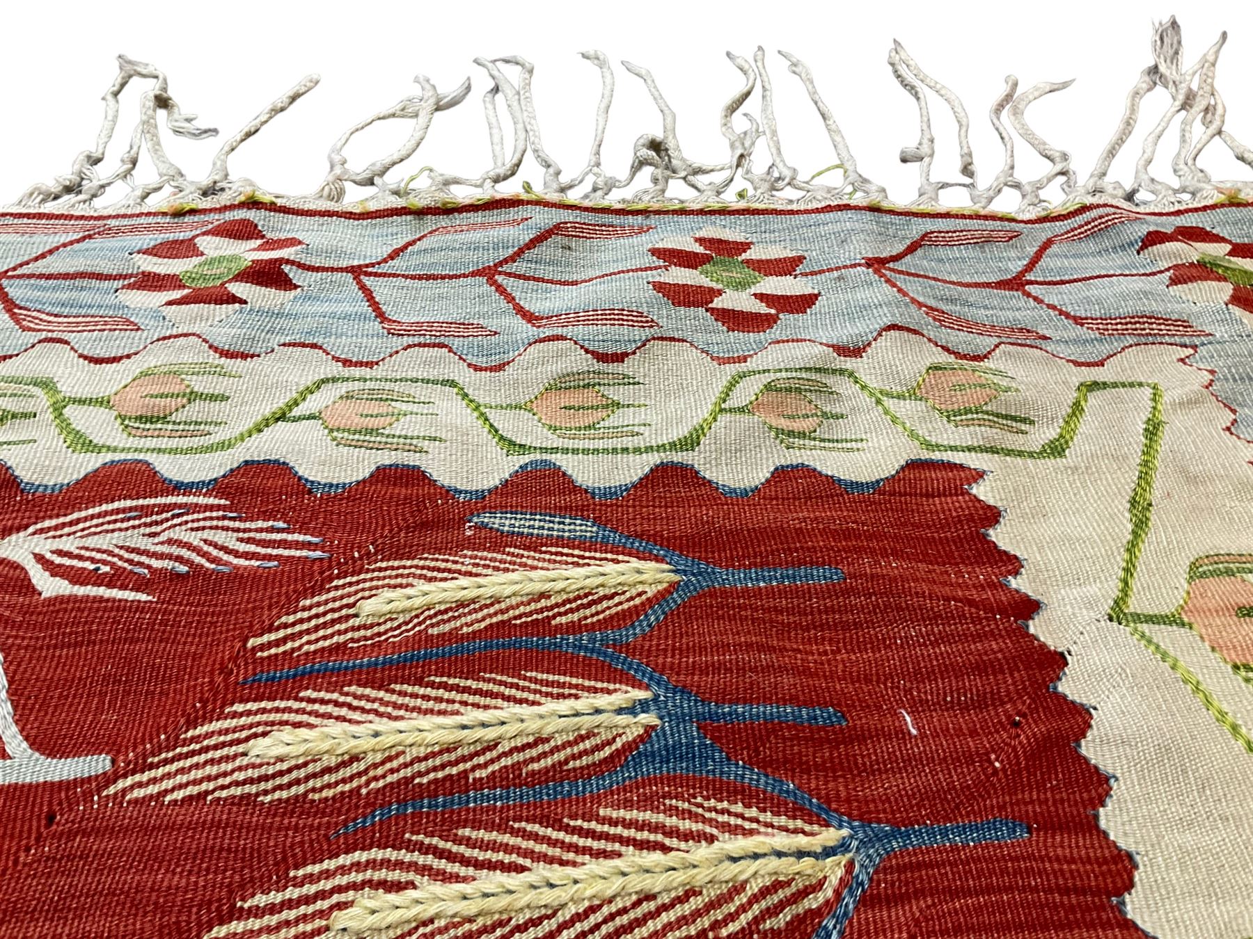 Turkish Kilim ivory and crimson ground rug - Image 4 of 5