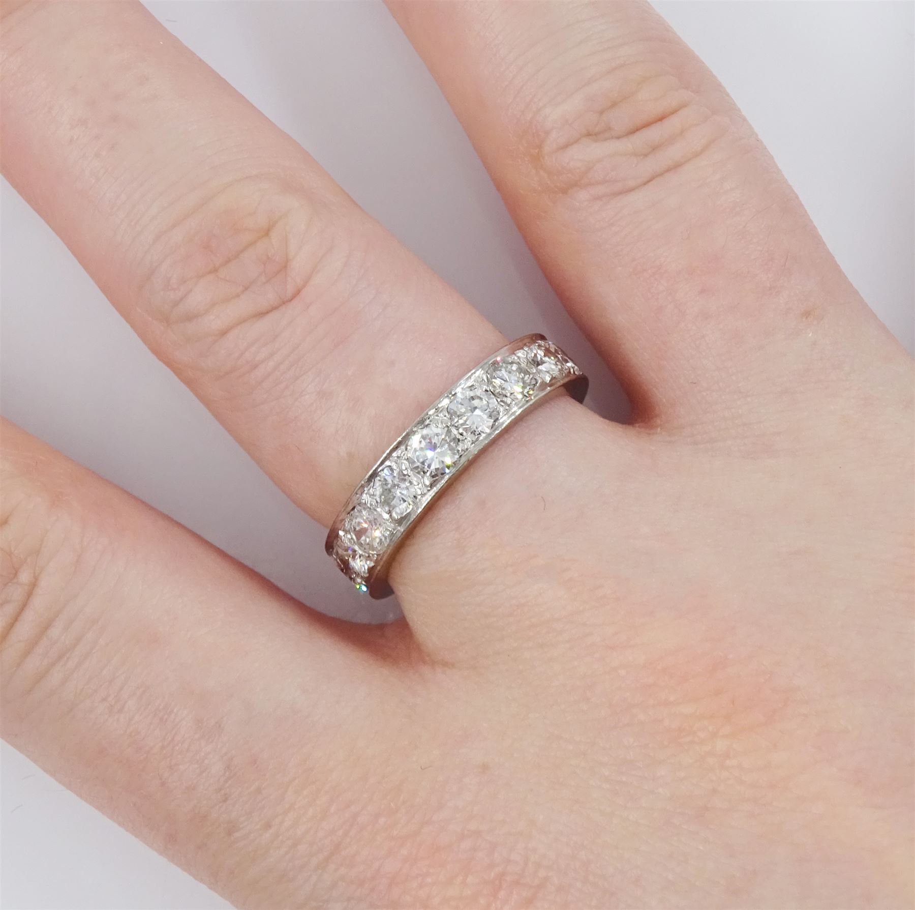 18ct white gold round brilliant cut diamond full eternity ring - Image 2 of 3