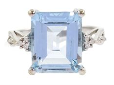 9ct white gold emerald cut blue topaz and diamond ring