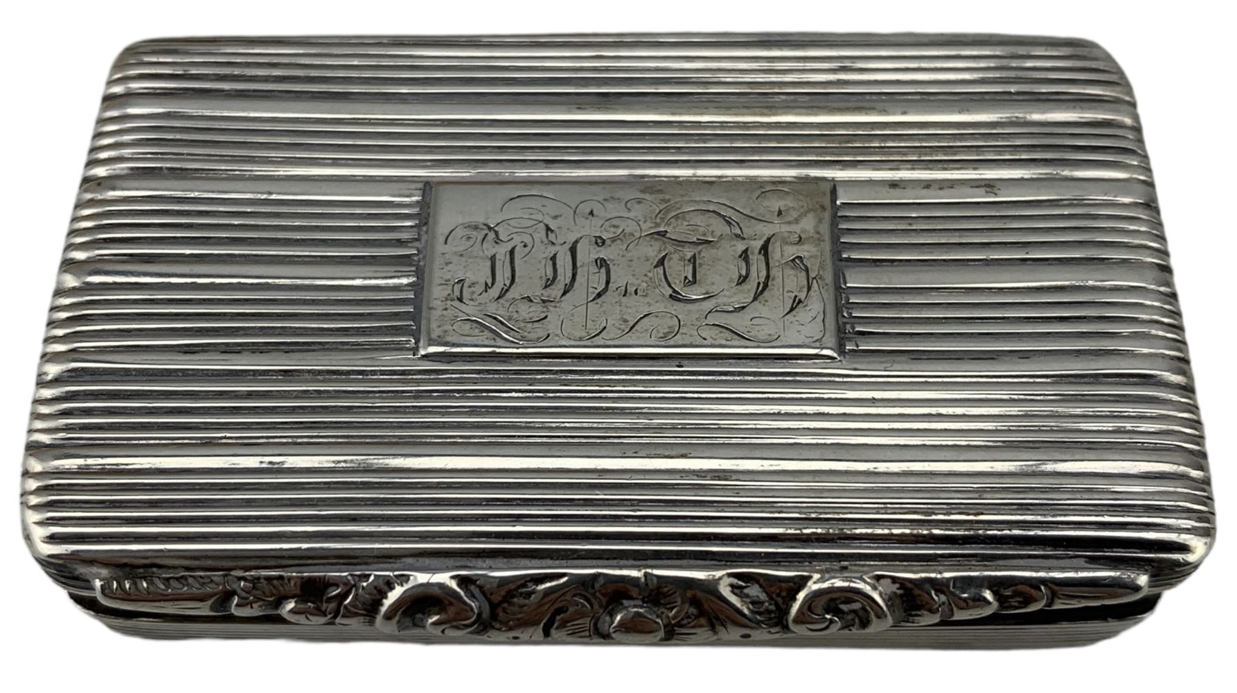 William IV silver vinaigrette with hinged grille