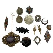Group of Victorian jewellery