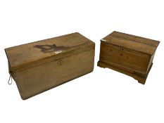 Small Victorian pine blanket box (W62cm
