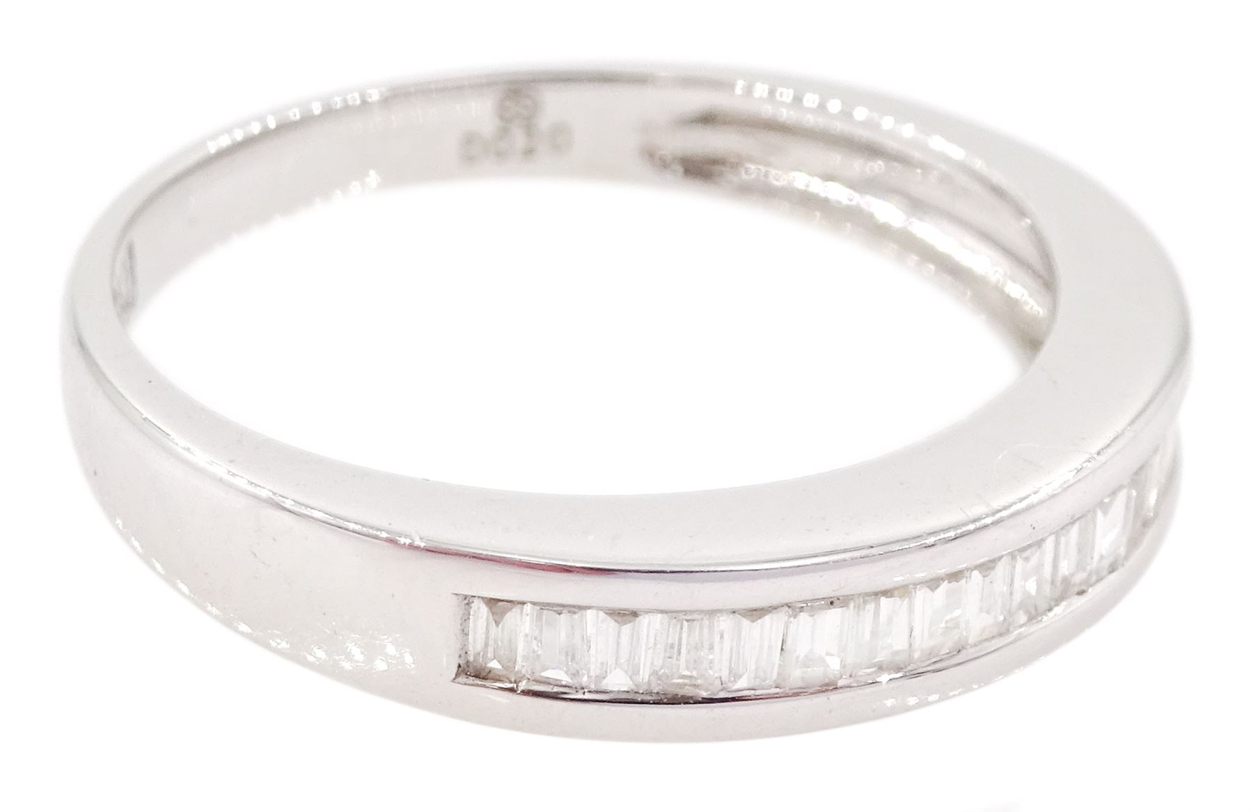18ct white gold baguette cut diamond half eternity ring - Image 3 of 4