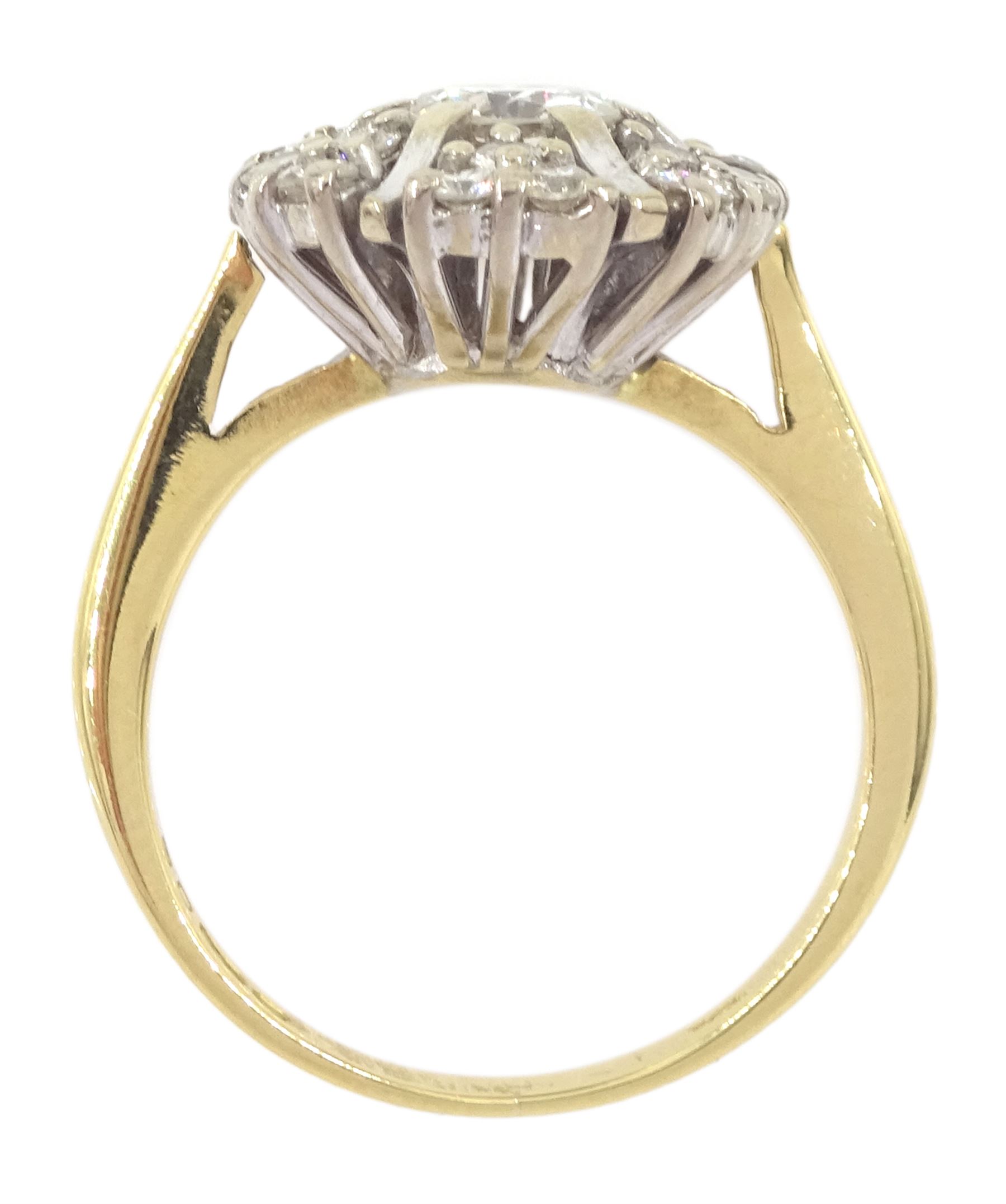 18ct gold round brilliant cut diamond cluster ring - Image 4 of 4