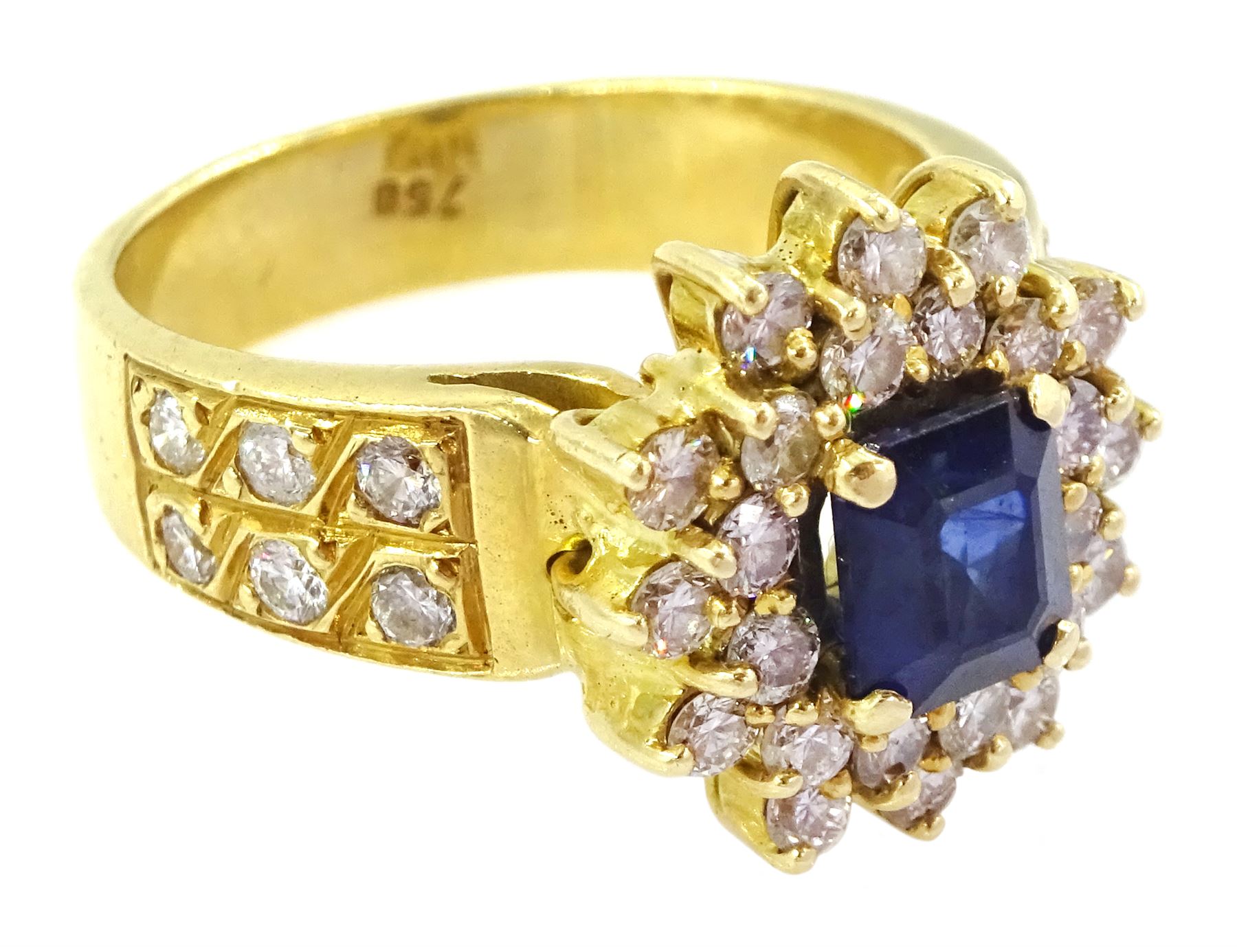 18ct gold octagonal cut sapphire and round brilliant cut diamond cluster ring - Bild 3 aus 4