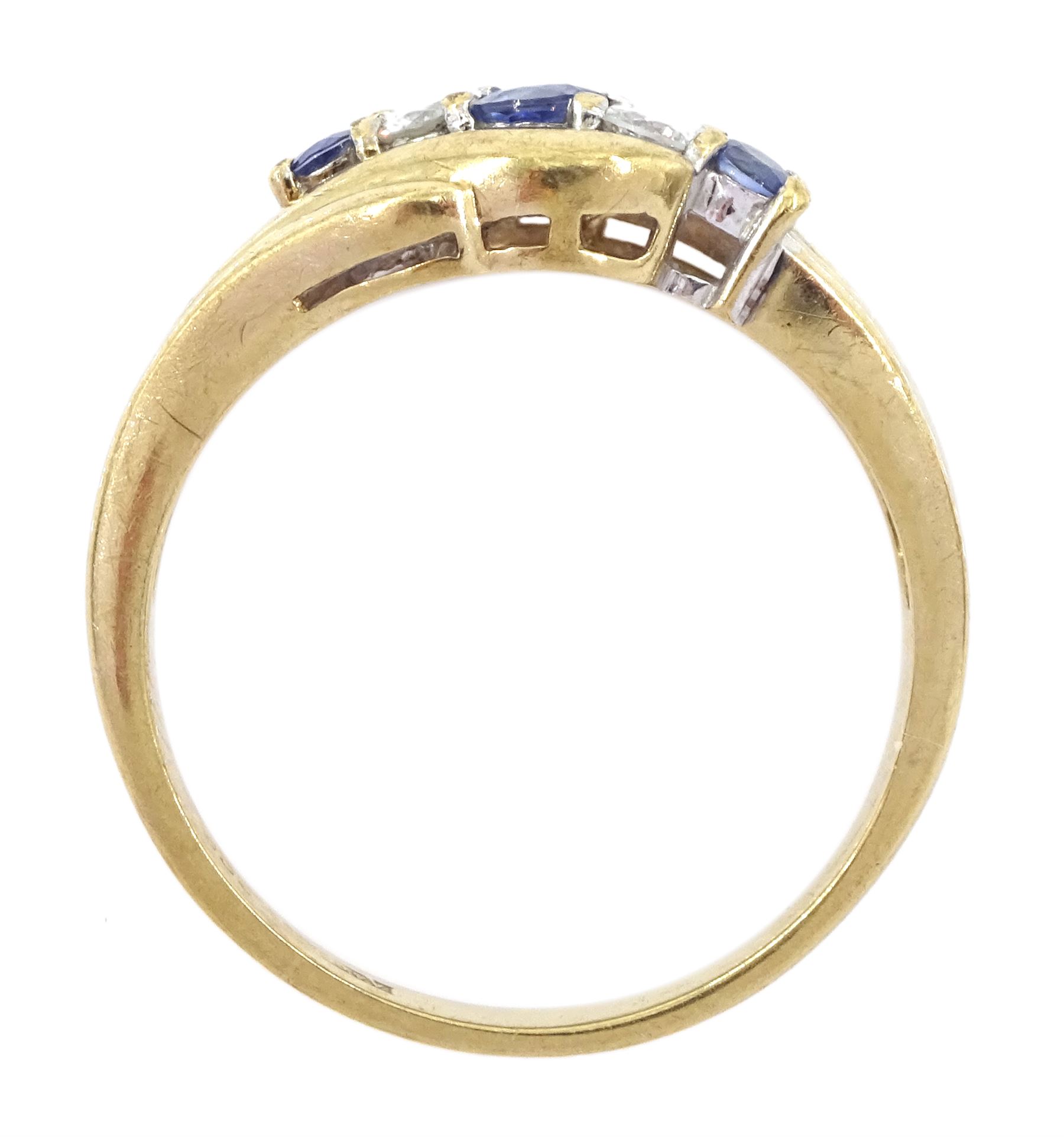 9ct gold five stone round brilliant cut diamond and sapphire crossover ring - Bild 4 aus 4