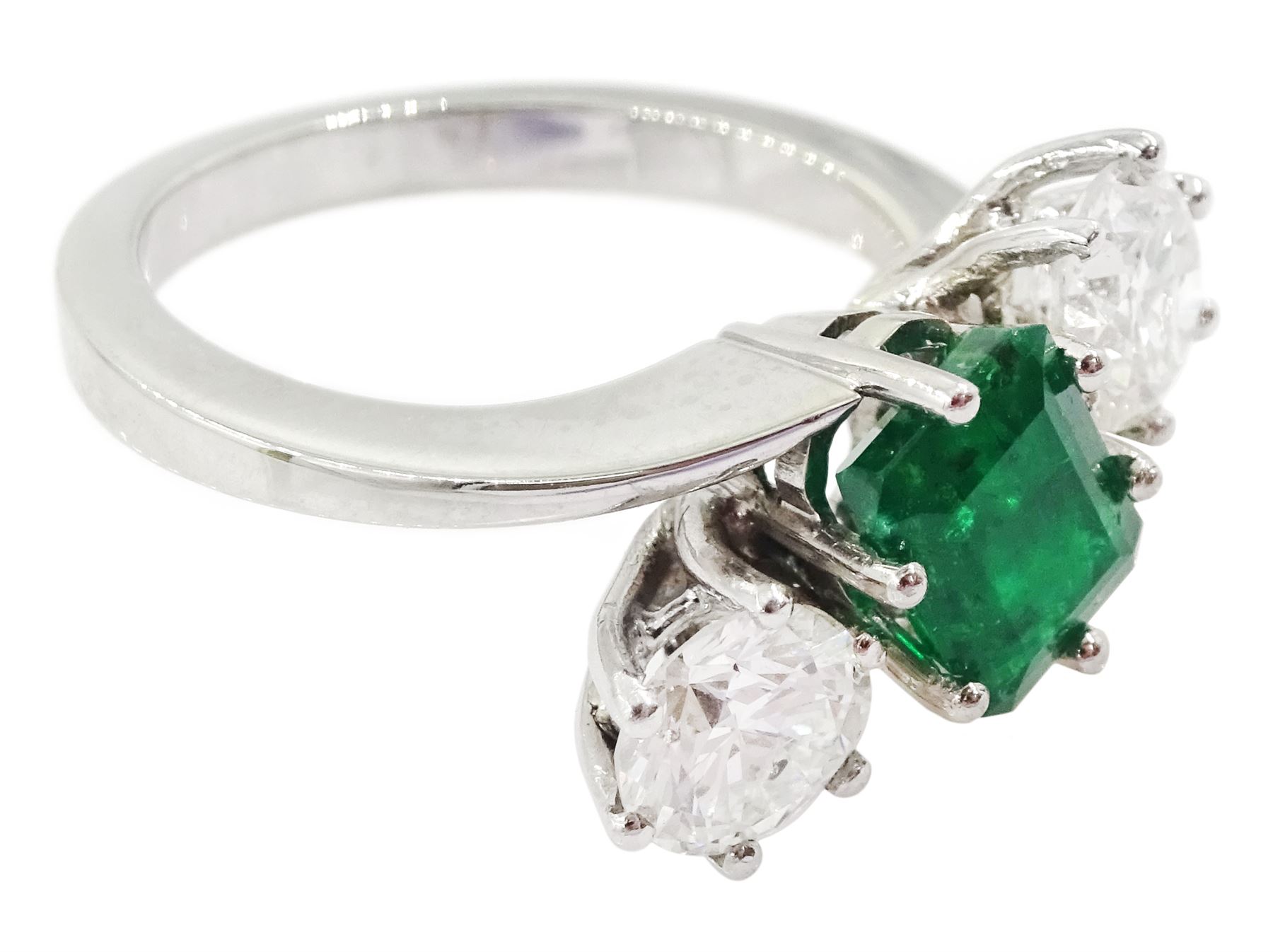 18ct white gold three stone octagonal cut emerald and round cut diamond crossover ring - Image 3 of 4