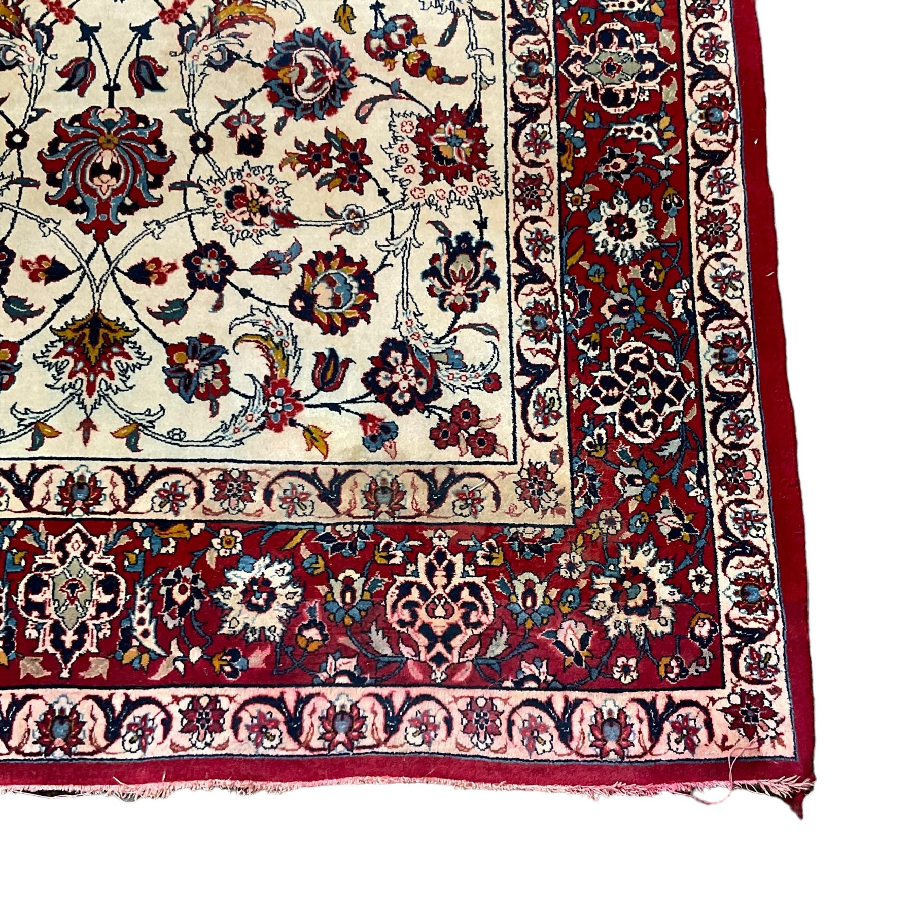 Persian Isfahan ivory ground finely woven rug - Image 5 of 7