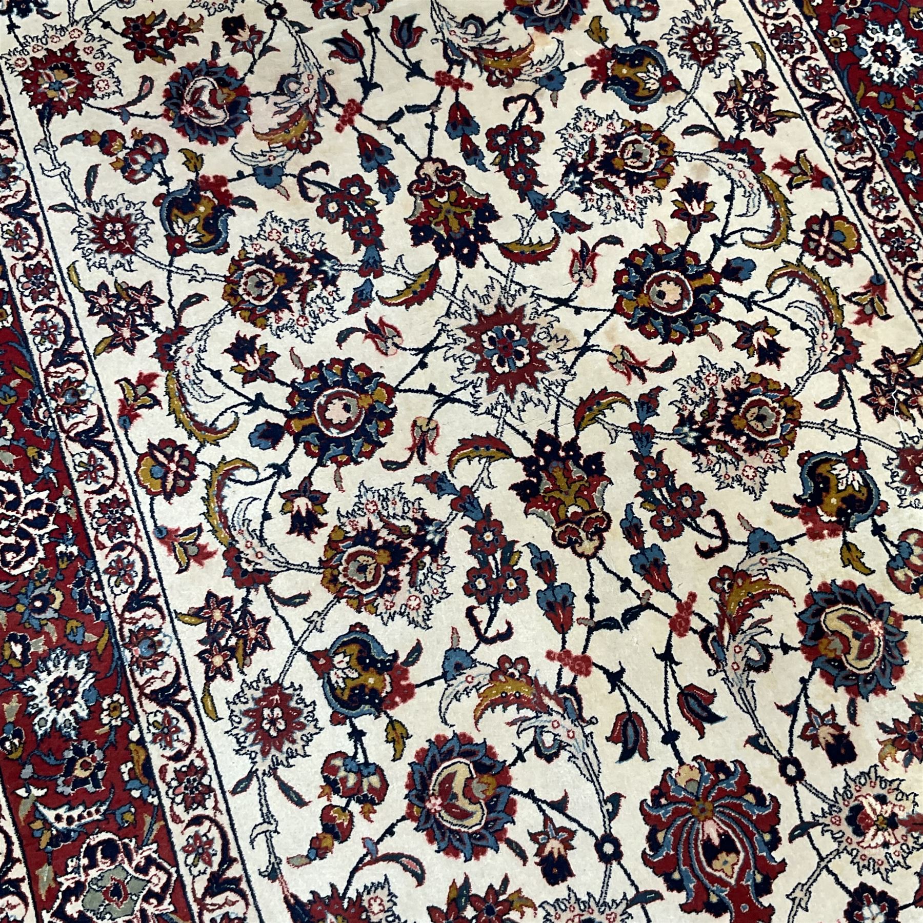 Persian Isfahan ivory ground finely woven rug - Image 7 of 7