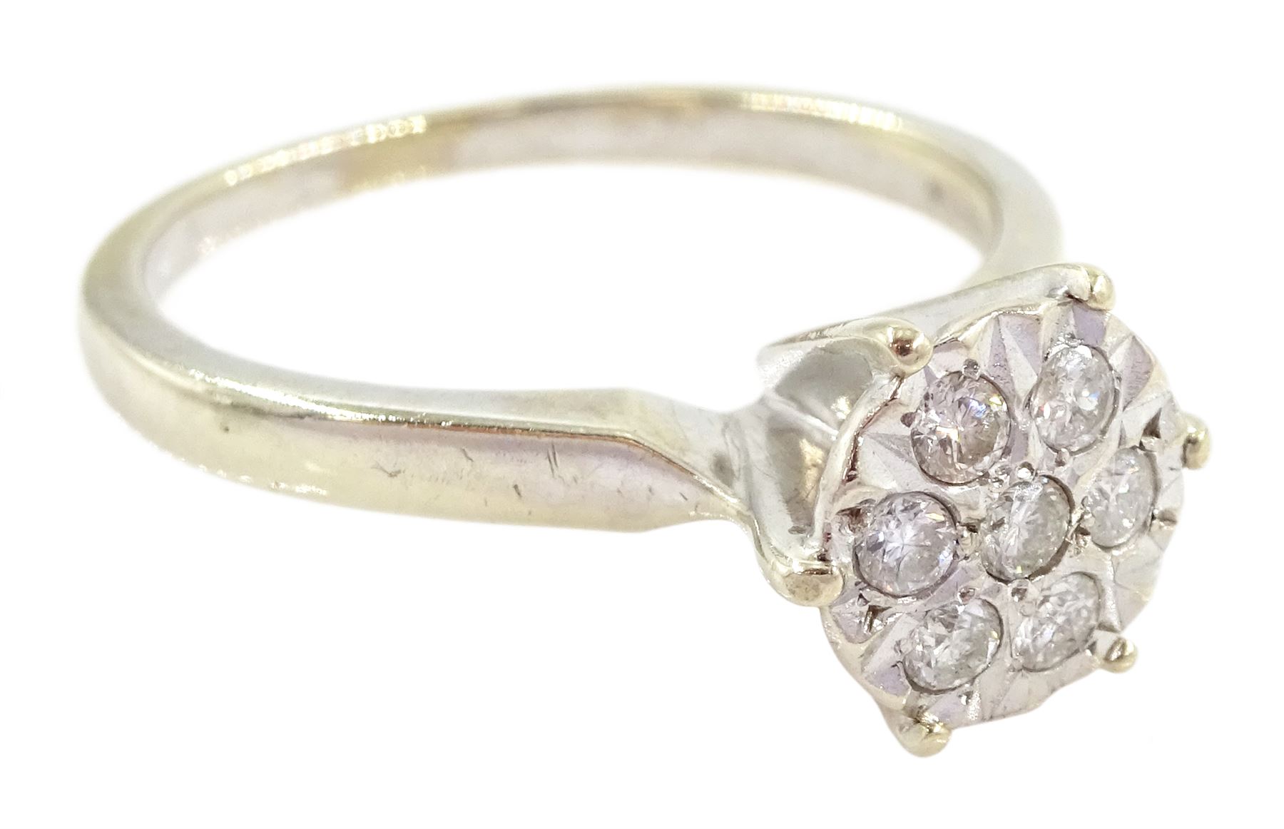 White gold round brilliant cut diamond cluster ring - Image 3 of 4