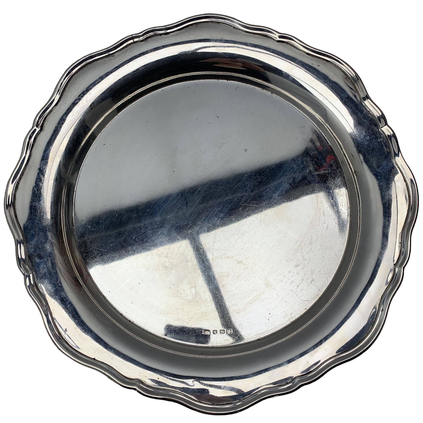 Silver salver with raised border fitted with glass hors d'oeuvres dishes D36cm Sheffield 1936 Maker - Image 3 of 4