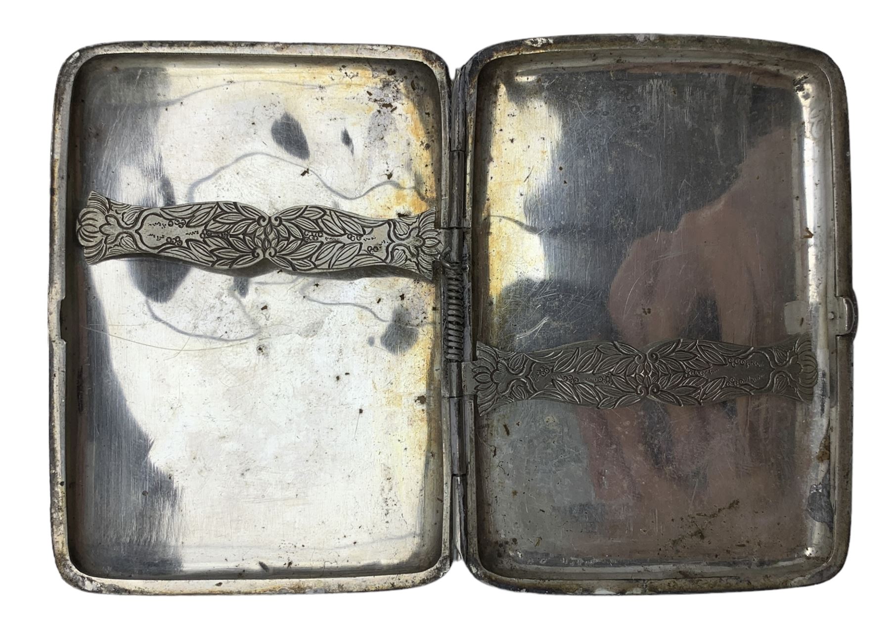 Japanese silver cigarette case decorated with a raised pattern of insects - Image 3 of 3