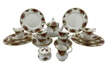 Quantity of Royal Albert Old Country Roses tea and dinner ware comprising four dinner plates