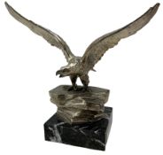 20th century silver plated eagle desk paperweight on marble base H22cm