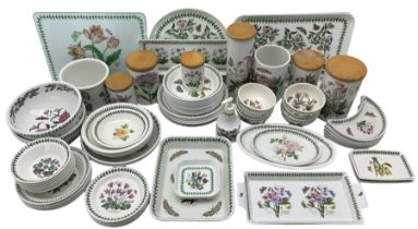 Portmeirion Botanic Garden and similar pattern dinner service comprising five dinner plates