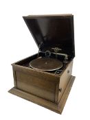 Columbia 'Granfonola' oak cased gramophone