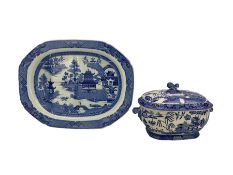 Staffordshire blue and white willow pattern tureen and meat drainer (a/f)