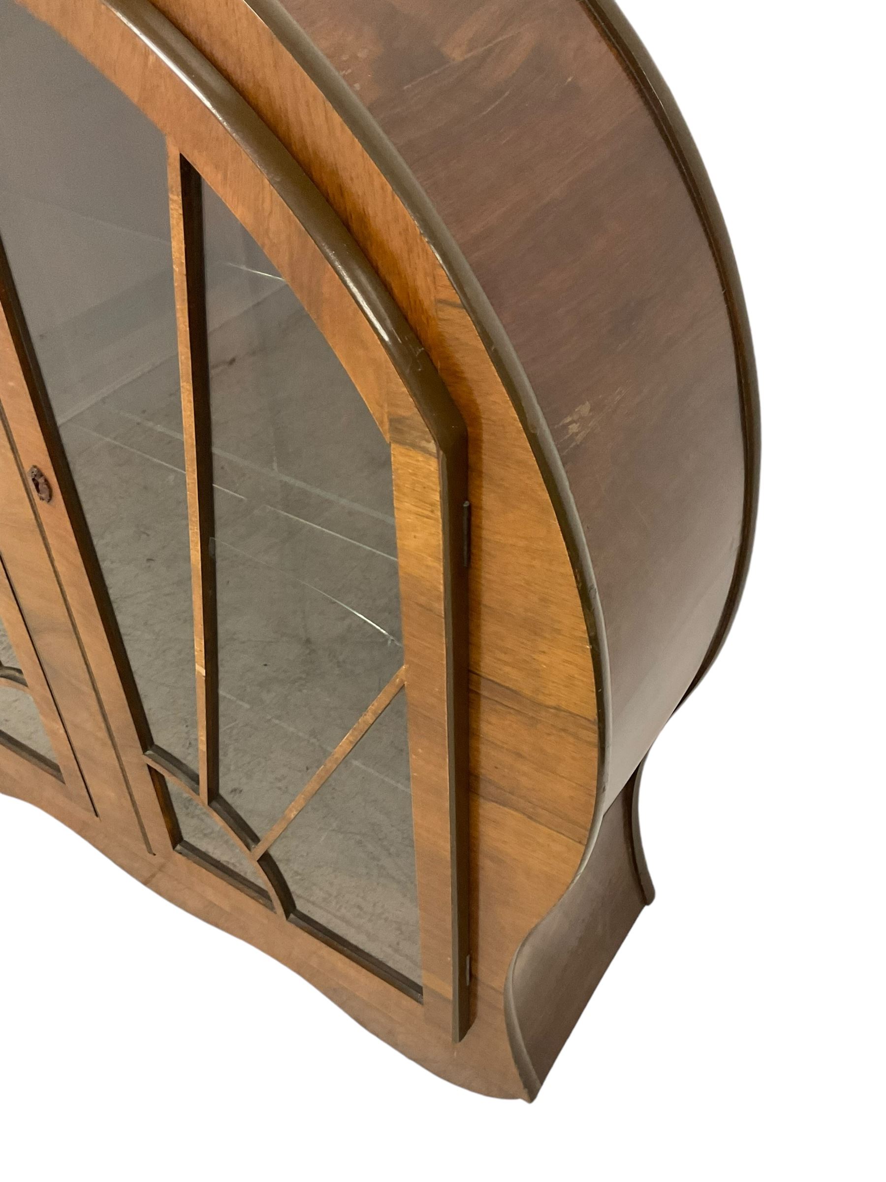 Art Deco circa. 1930s walnut display cabinet - Image 5 of 7