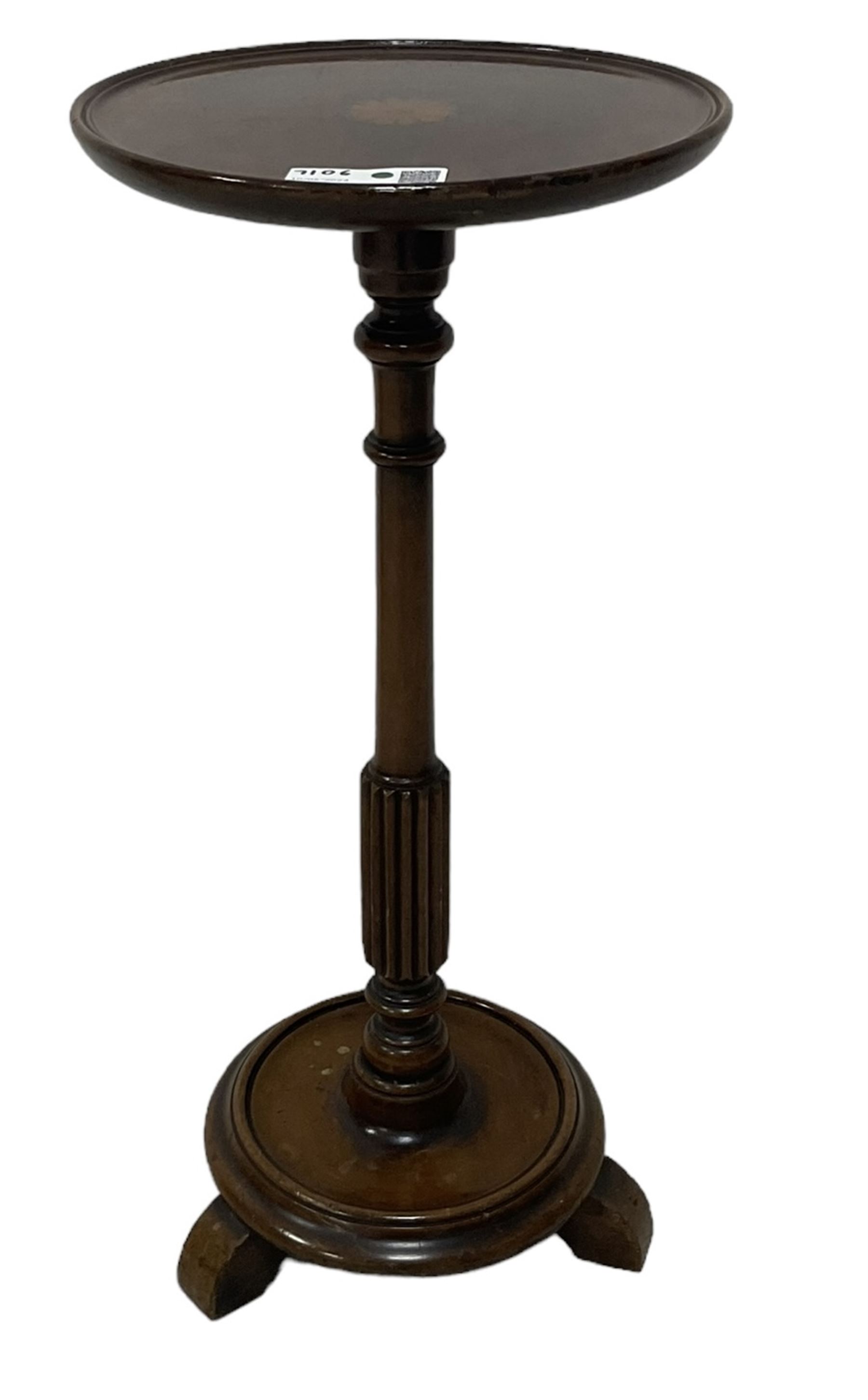 Edwardian mahogany wine table turned and reeded pedestal on circular platform base (W30cm H64cm); Ed - Bild 6 aus 9