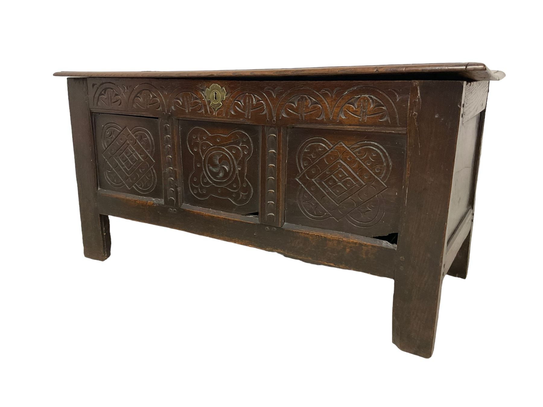 18th century oak coffer or chest - Image 6 of 6