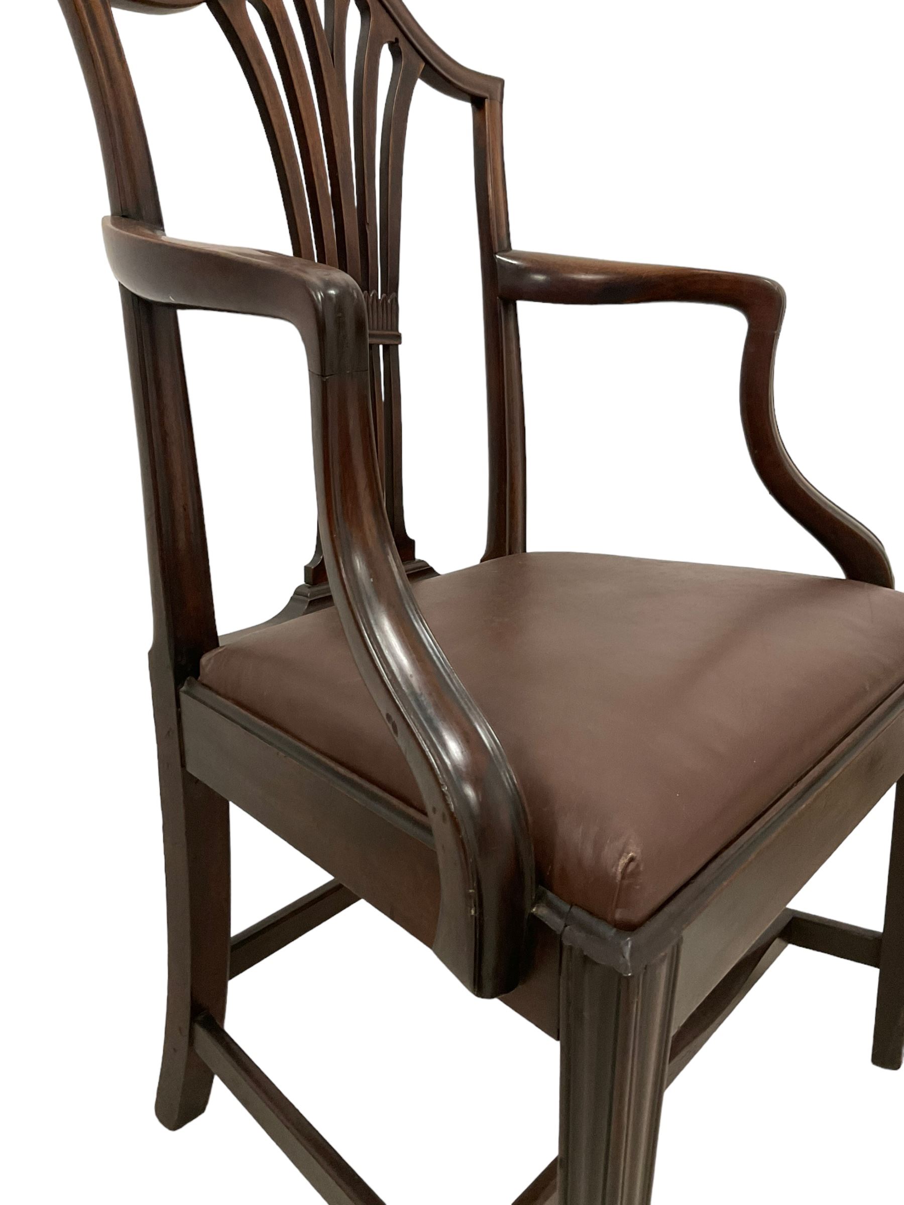 Set of four George III mahogany dining chairs - Image 3 of 11