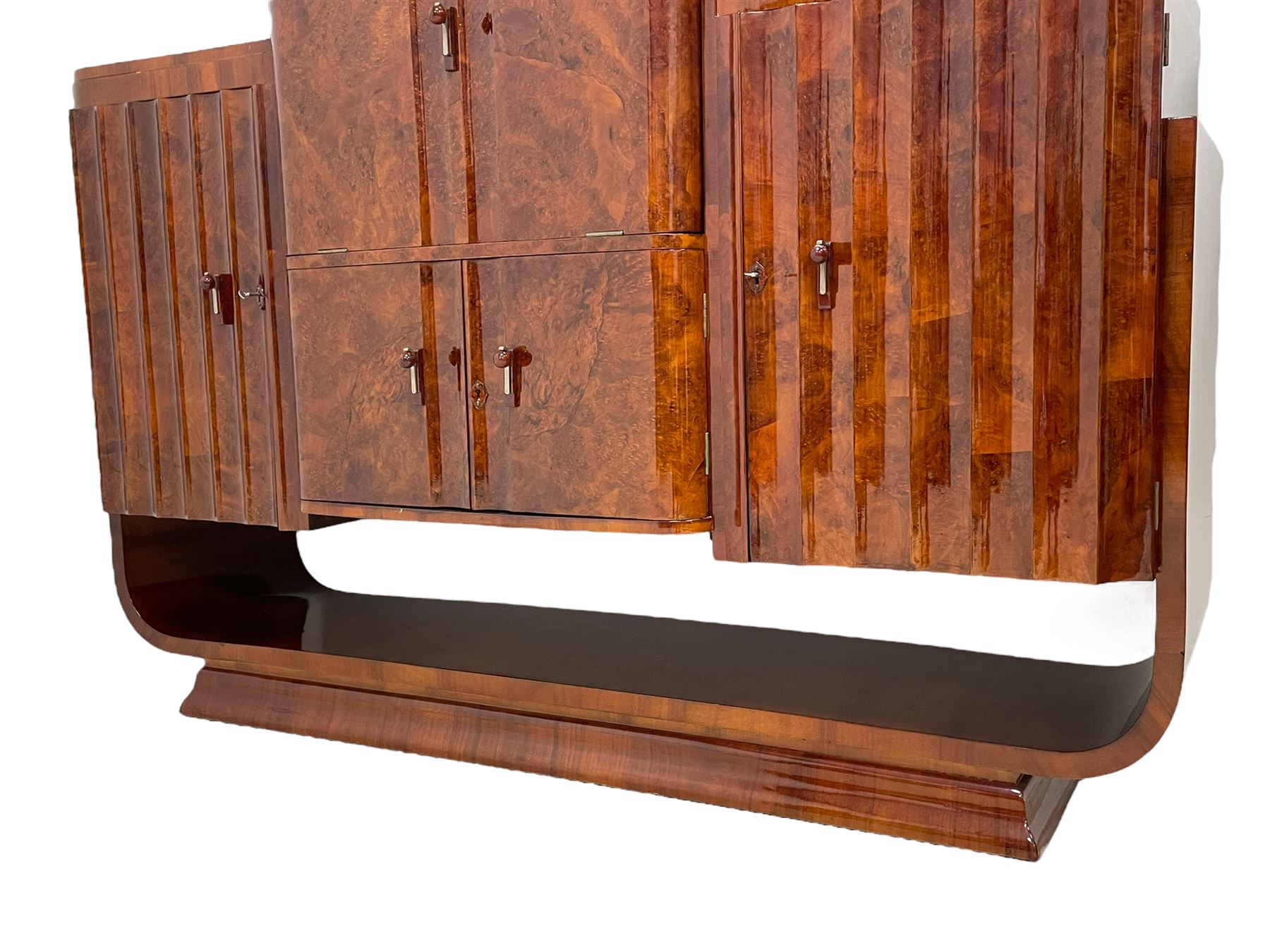 Attributed to Harry & Lou Epstein - Art Deco circa. 1930s figured walnut sideboard - Image 17 of 17