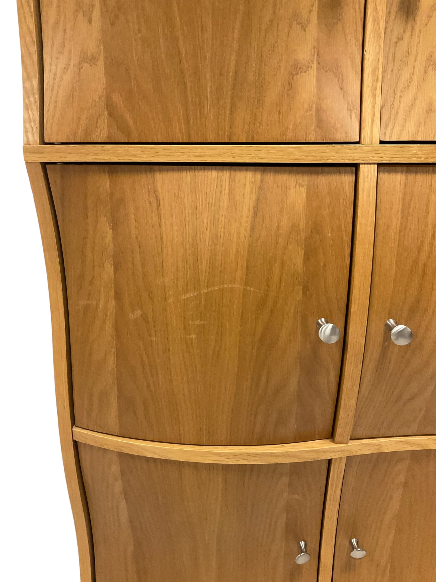 Contemporary oak wavy door cupboard - Image 5 of 6