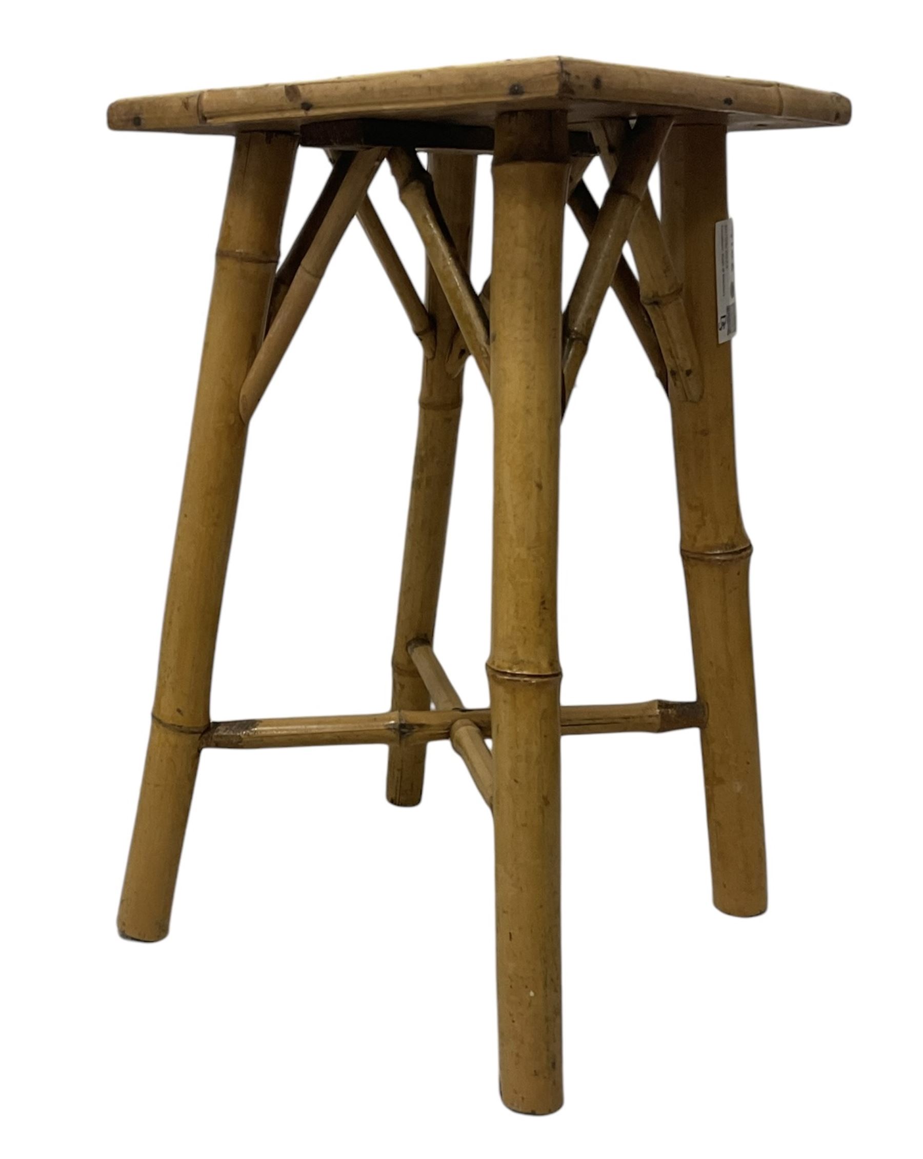 Edwardian mahogany wine table turned and reeded pedestal on circular platform base (W30cm H64cm); Ed - Bild 4 aus 9