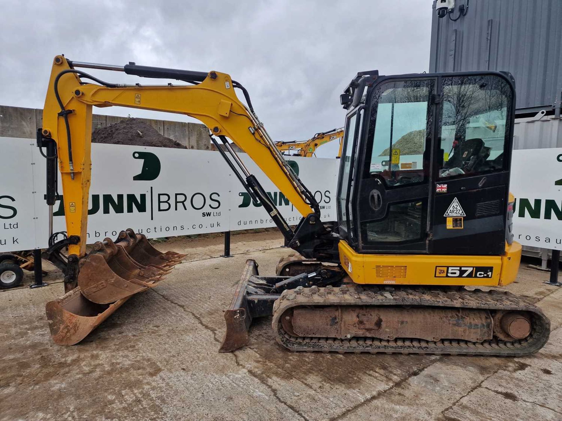 2017 JCB 57C-1 Rubber Tracks, Blade, Offset, JCB Hydraulic QH, Piped, 72", 30", 18" Bucket - Image 2 of 38