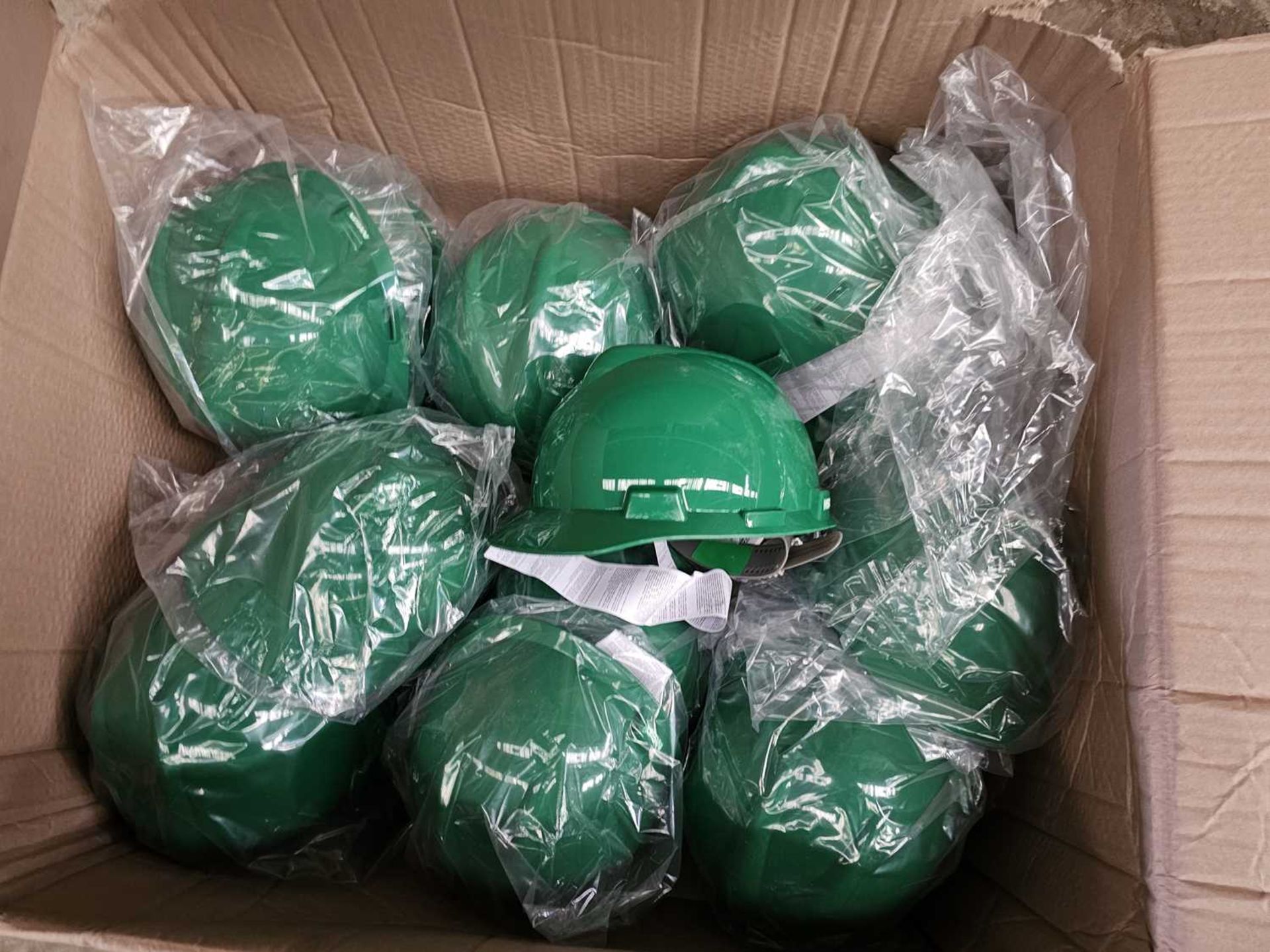 Unused MSA VGARD 500 Vented Hard Hats (20 of) (Green) - Image 2 of 2