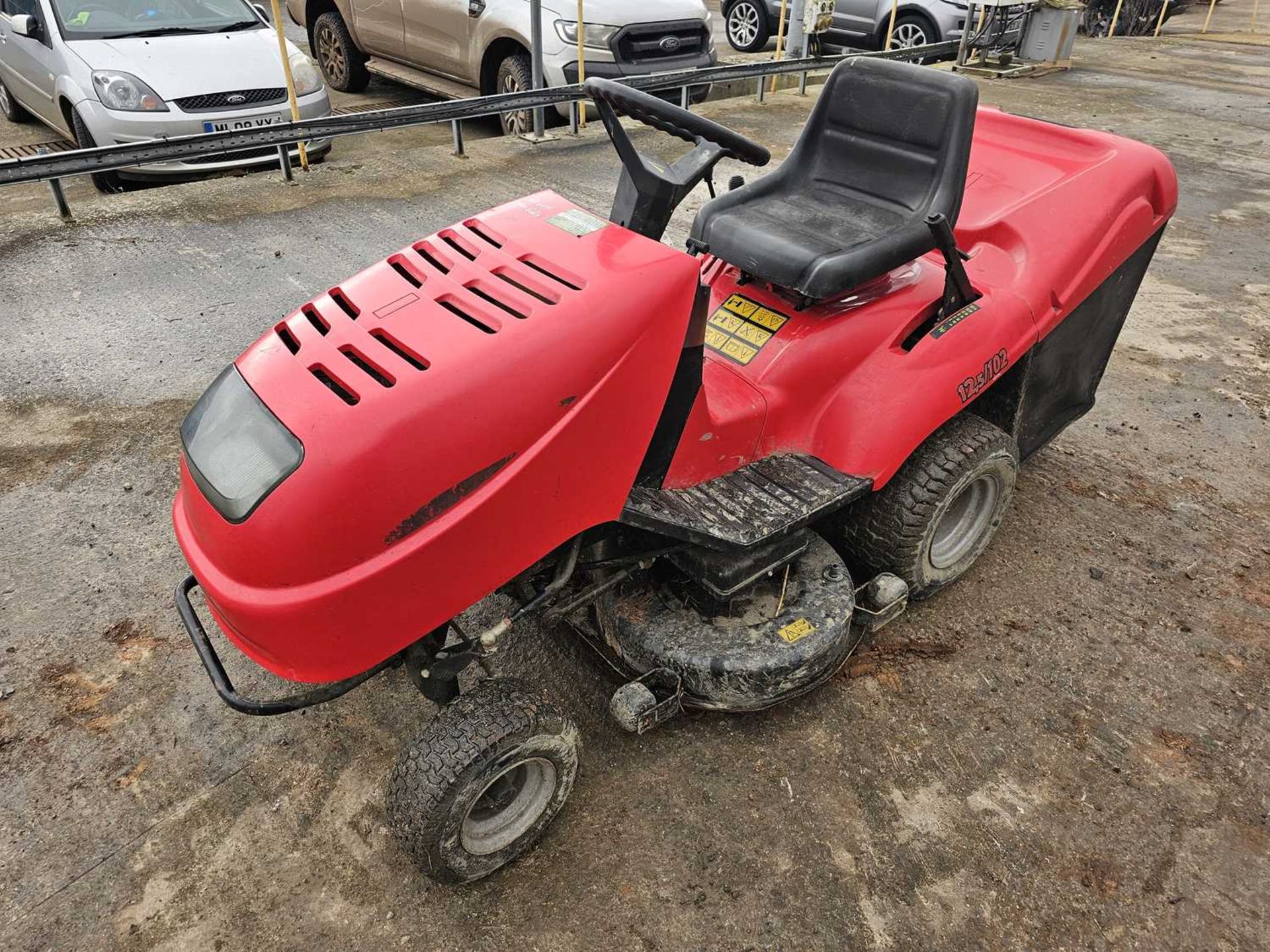 Castlegarden TCR102 Petrol Ride on Lawnmower, Briggs & Stratton Engine, Grass Collector