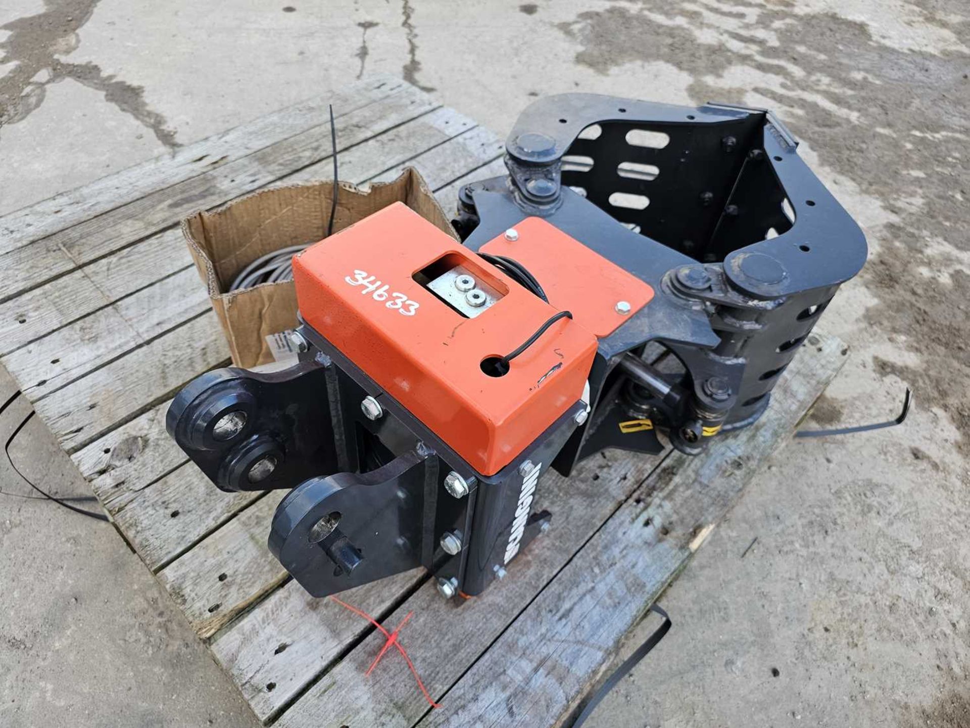 Unused 2021 Cangini PF100 Hydraulic Rotating Selector Grab 30mm Pin to suit Kubota U17-3 with Electr - Image 3 of 9