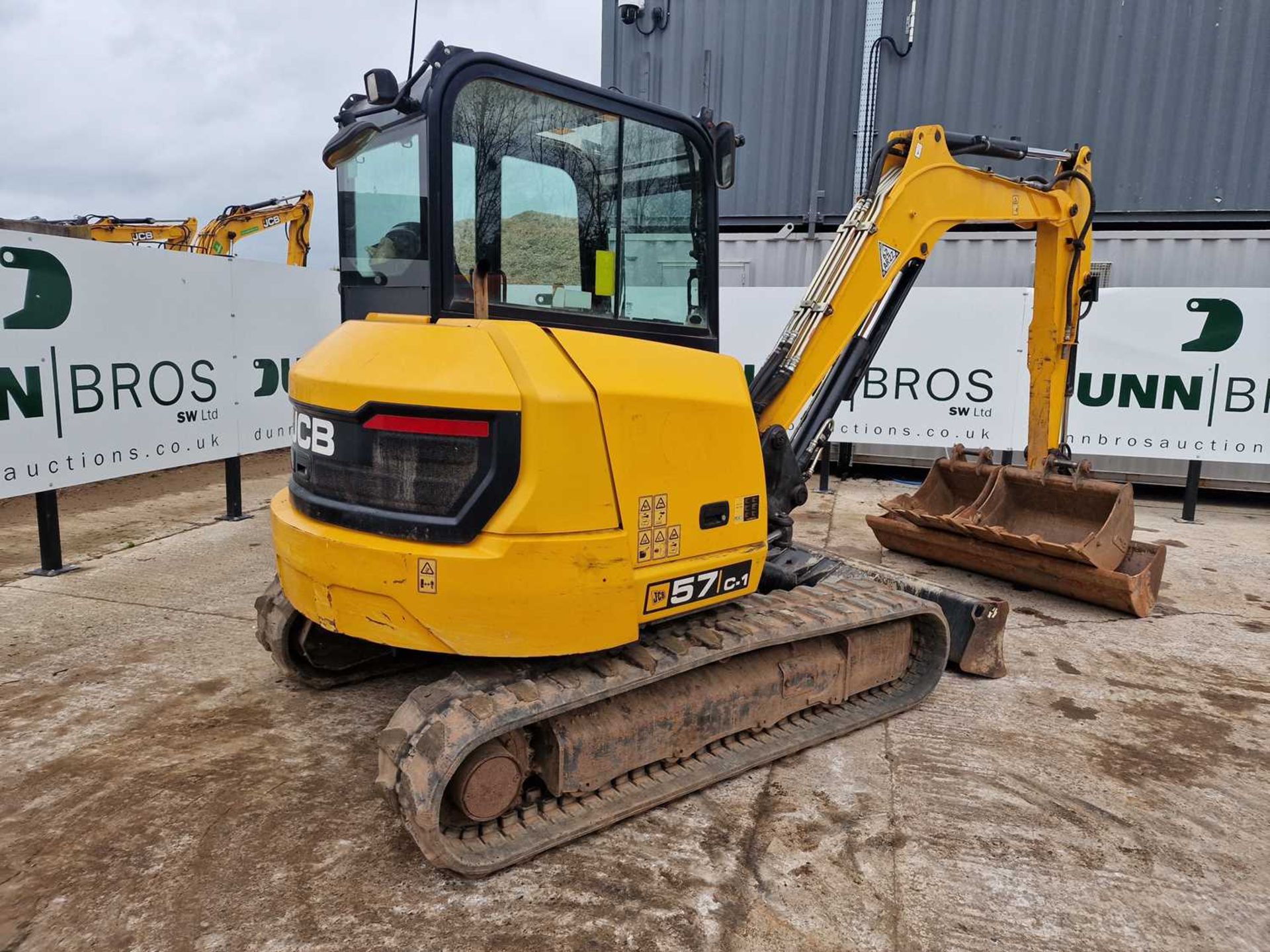 2017 JCB 57C-1 Rubber Tracks, Blade, Offset, JCB Hydraulic QH, Piped, 72", 30", 18" Bucket - Image 5 of 38