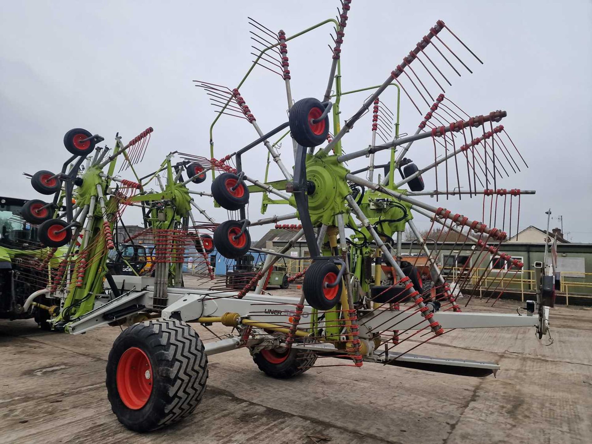 2017 Claas Liner 3600 HH PTO Driven 4 Rotor Rake to suit 3 Point Linkage - Image 2 of 17