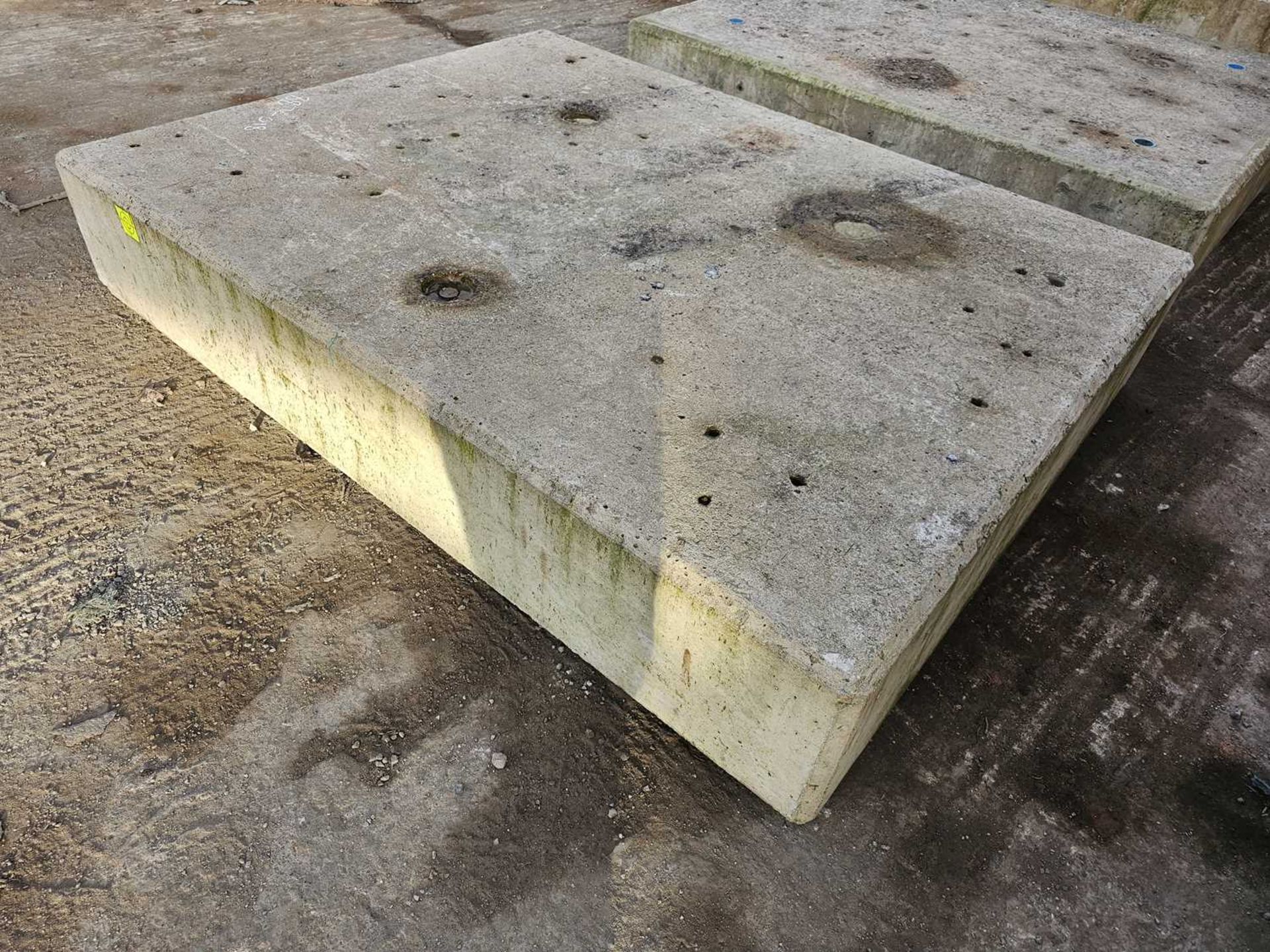 Concrete Counter Weight (Approx 2 Ton) - Image 3 of 4