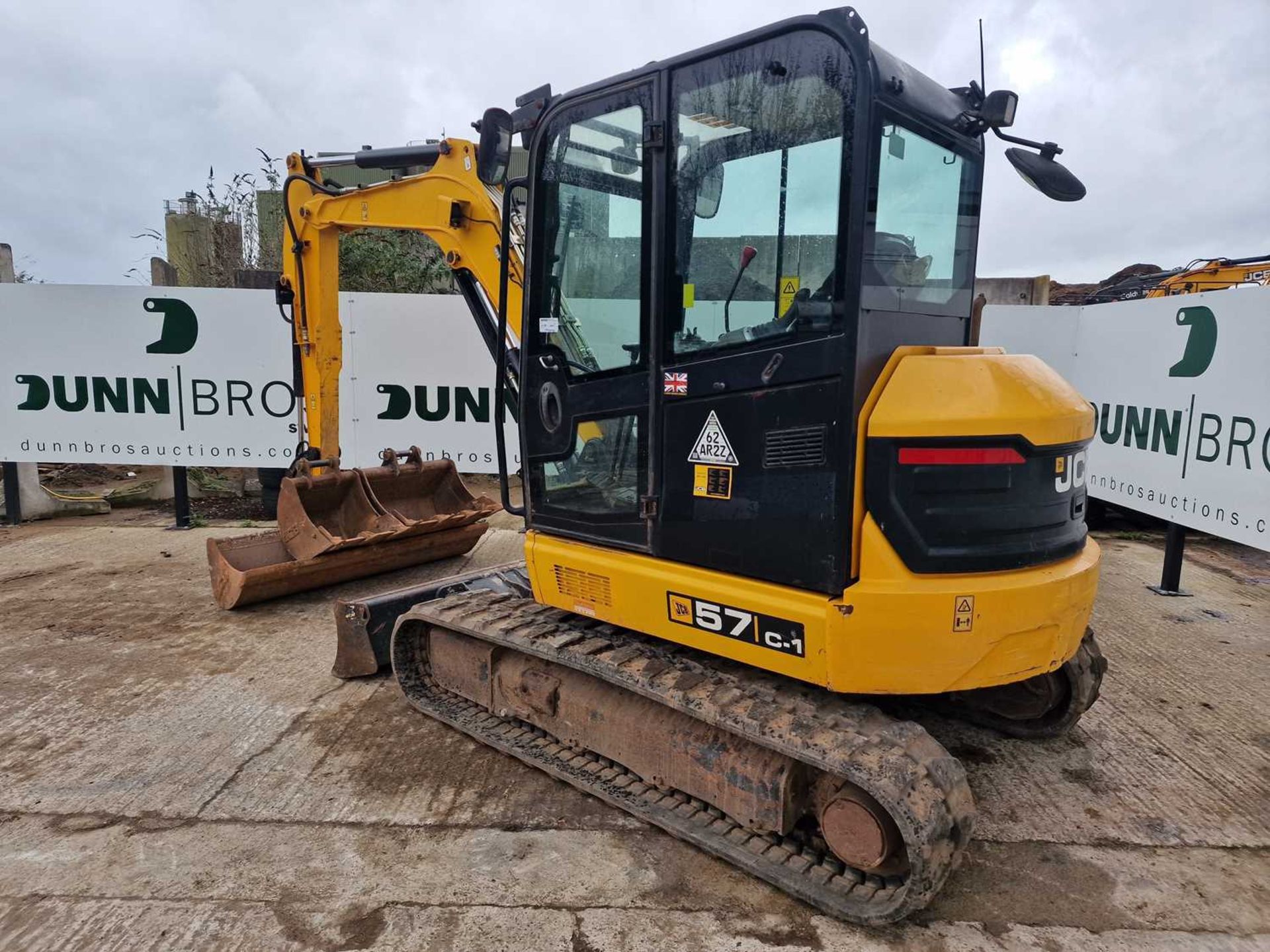 2017 JCB 57C-1 Rubber Tracks, Blade, Offset, JCB Hydraulic QH, Piped, 72", 30", 18" Bucket - Image 3 of 38