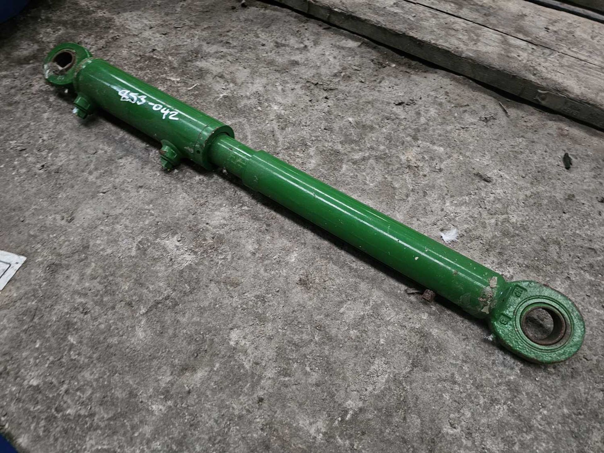 Unused Hydraulic Ram to suit John Deere