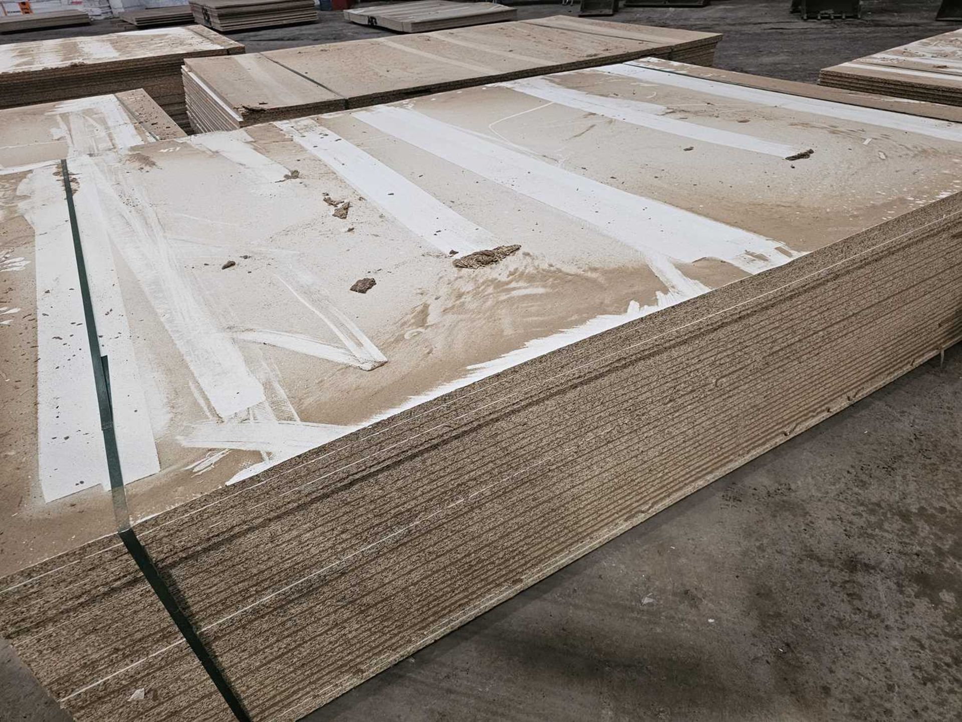 Selection of Chip Board Sheets (306cm x 205cm x 20mm - 32 of) - Bild 2 aus 3