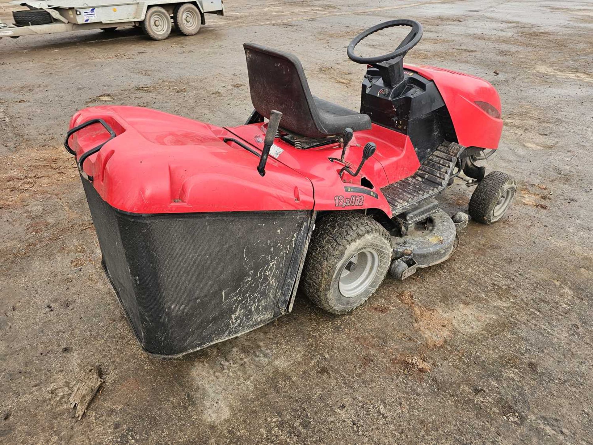 Castlegarden TCR102 Petrol Ride on Lawnmower, Briggs & Stratton Engine, Grass Collector - Image 5 of 18