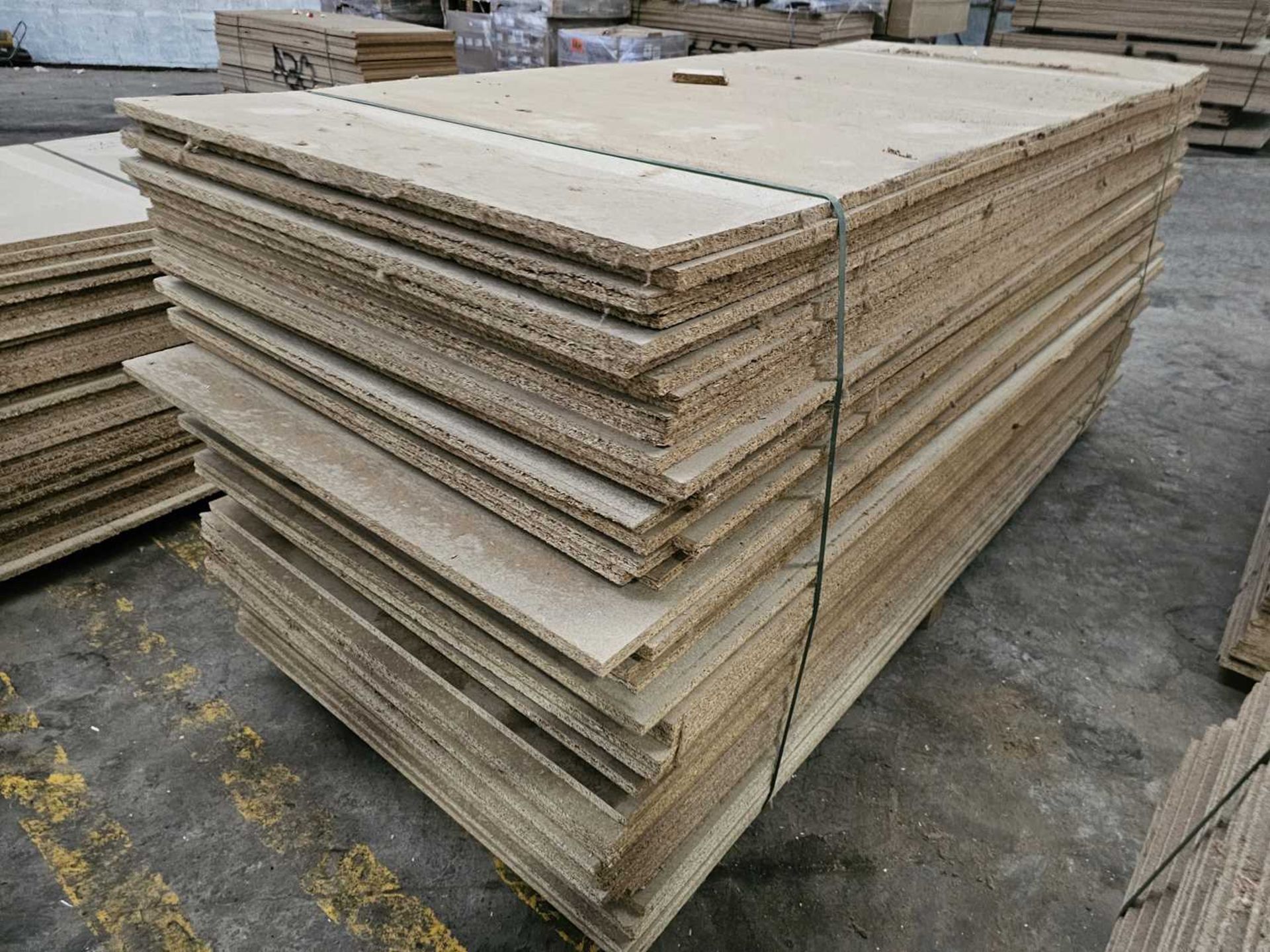 Selection of Chip Board Sheets (245cm x 104cm x 20mm - 56 of) - Bild 2 aus 2