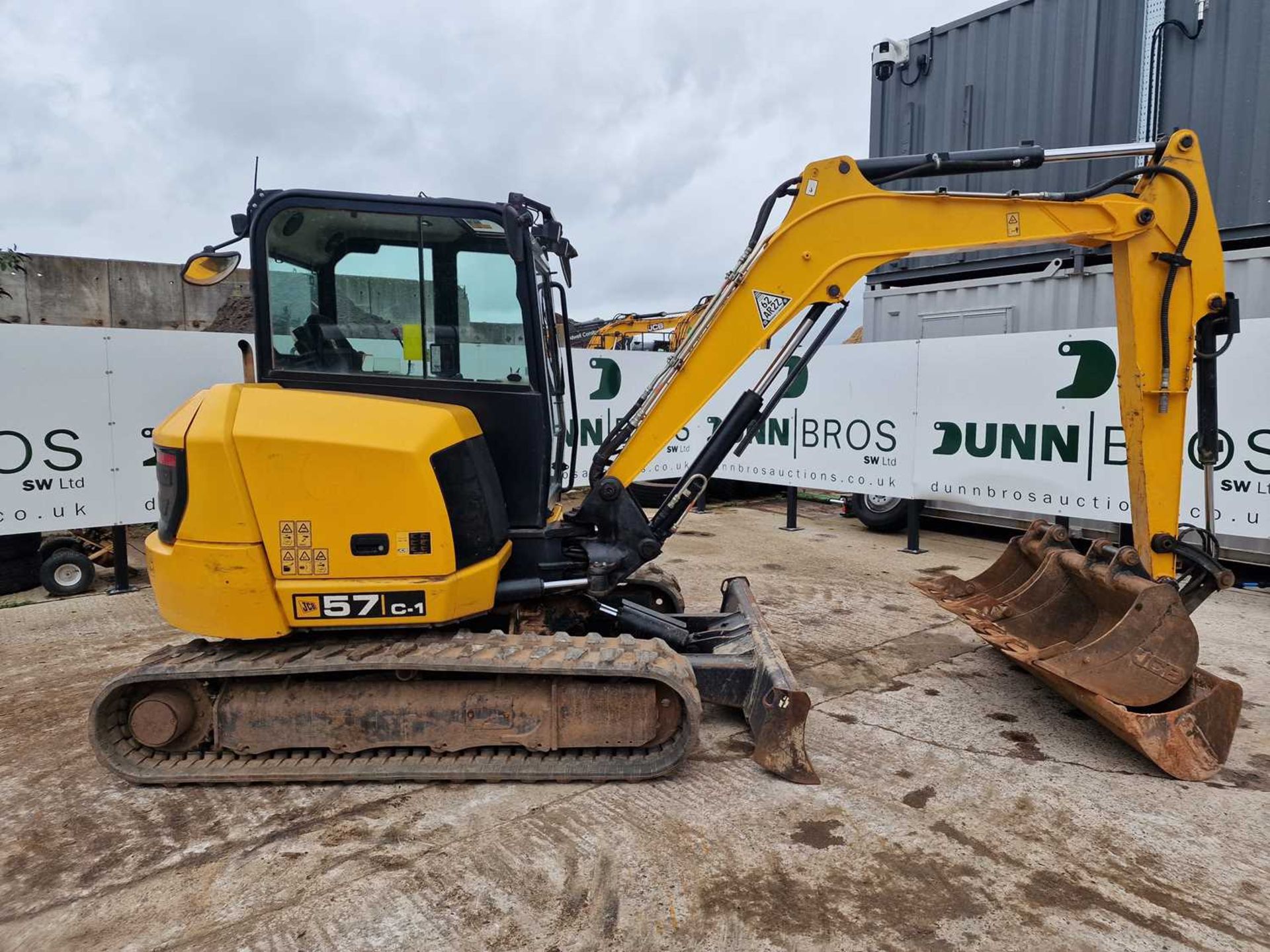 2017 JCB 57C-1 Rubber Tracks, Blade, Offset, JCB Hydraulic QH, Piped, 72", 30", 18" Bucket - Image 6 of 38