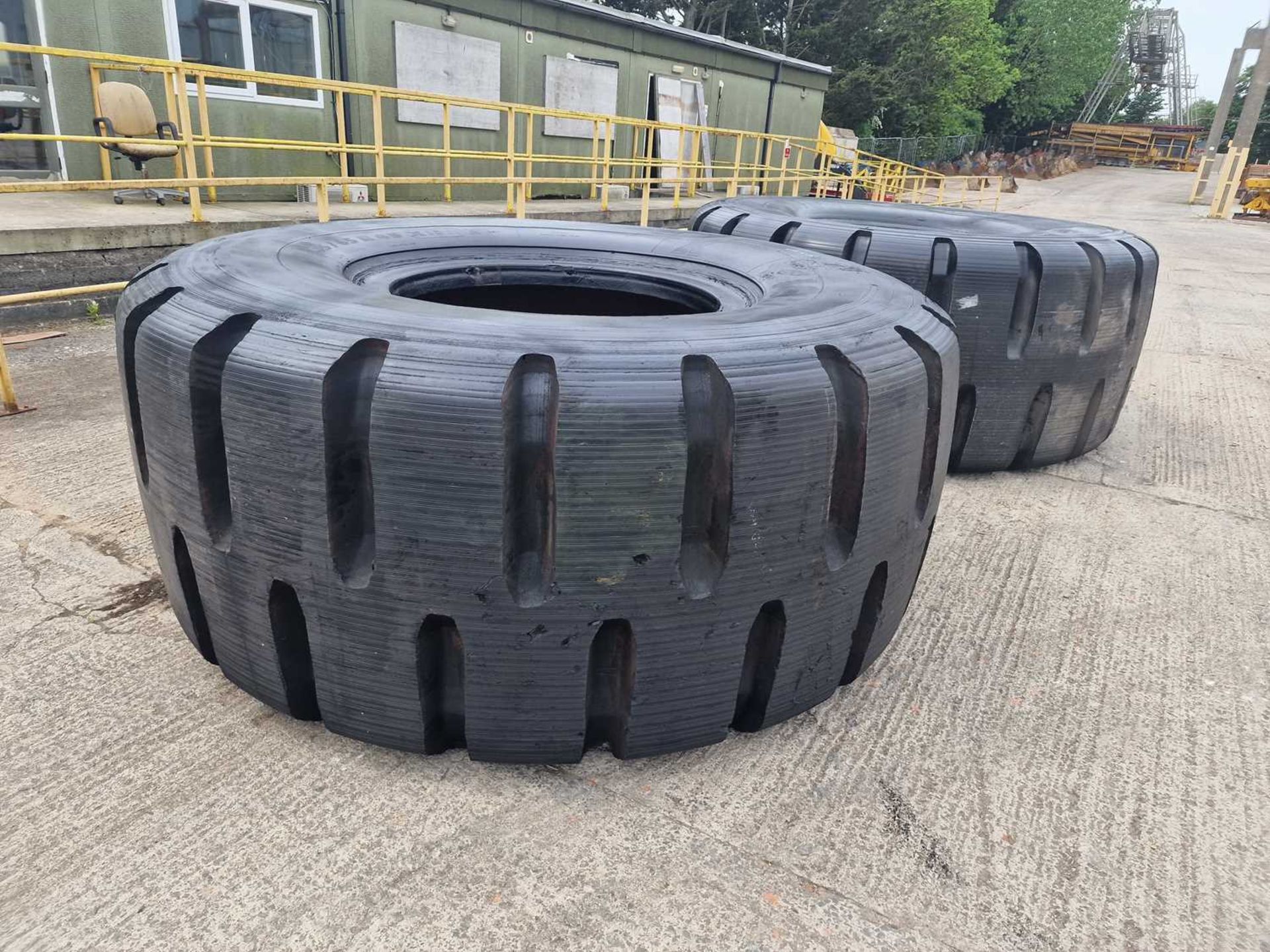 Michelin 45/65R45 Tyre to suit CAT 992 (2 of) - Image 4 of 7