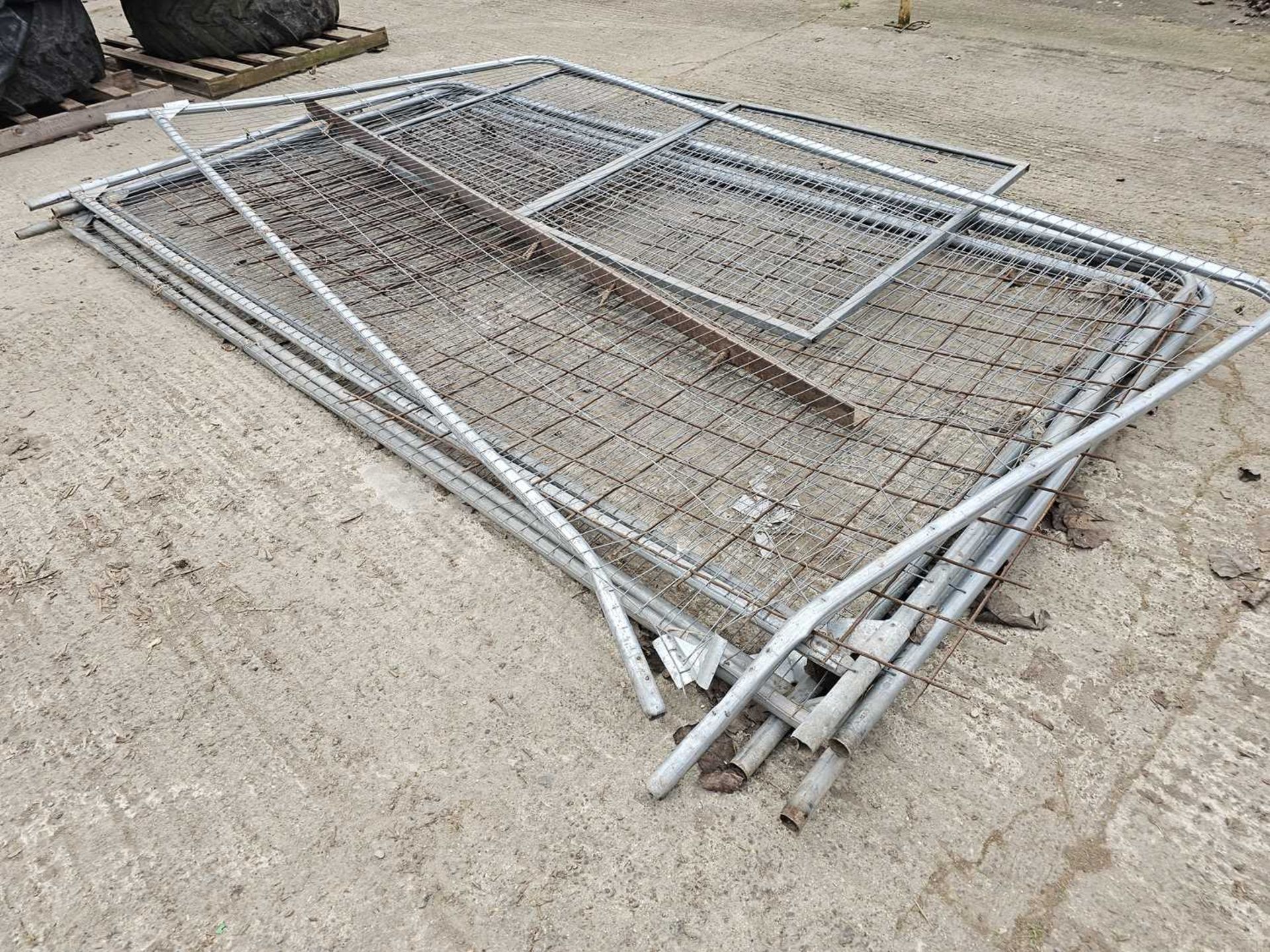 Selection of Heras Fencing, Reinforcing Mesh and Gate - Bild 2 aus 4