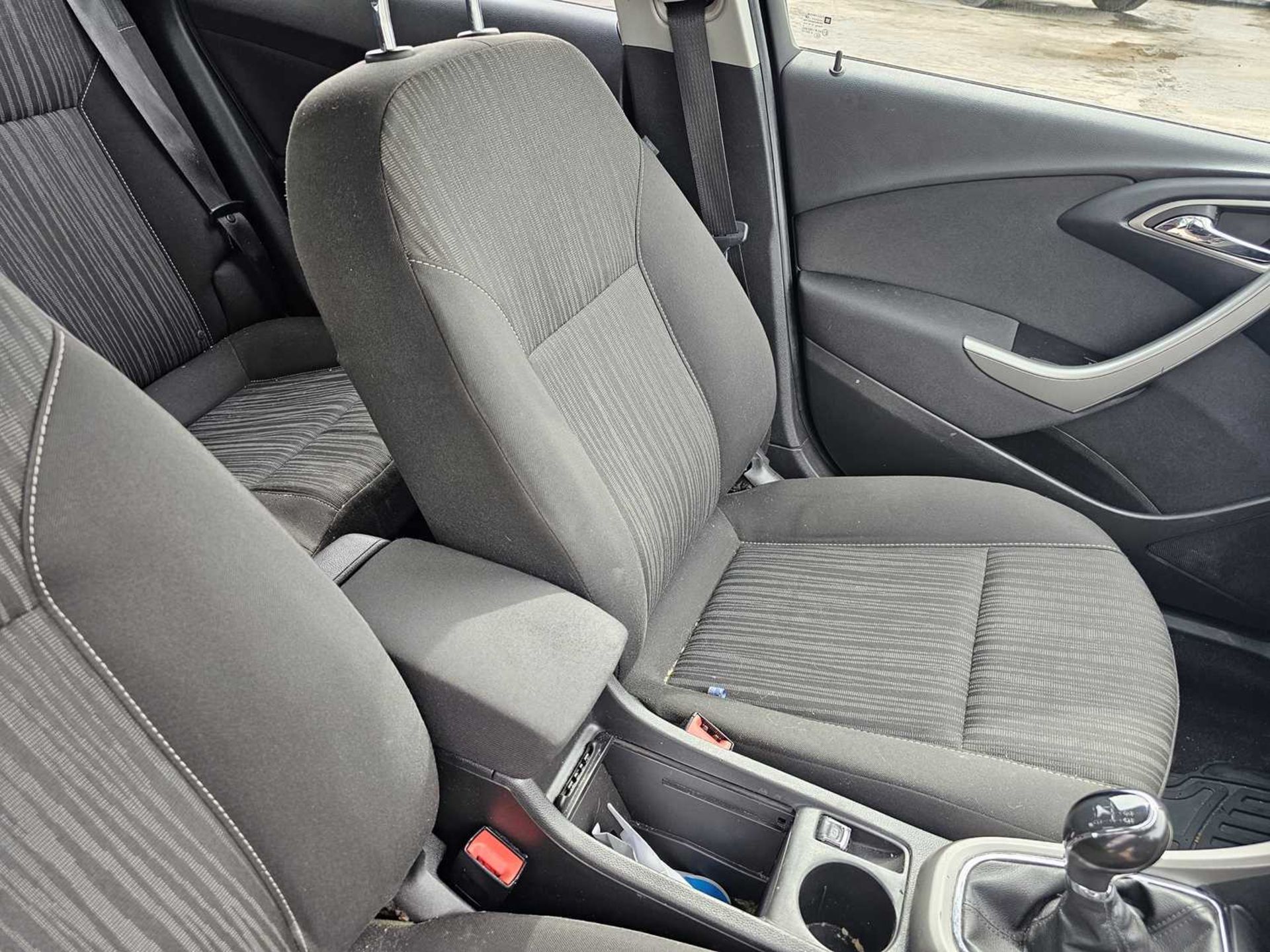 2011 Vauxhall Astra Exclusiv CDTi Ecoflex, 6 Speed, Bluetooth, Cruise Control, A/C (Reg. Docs. & Ser - Image 18 of 26
