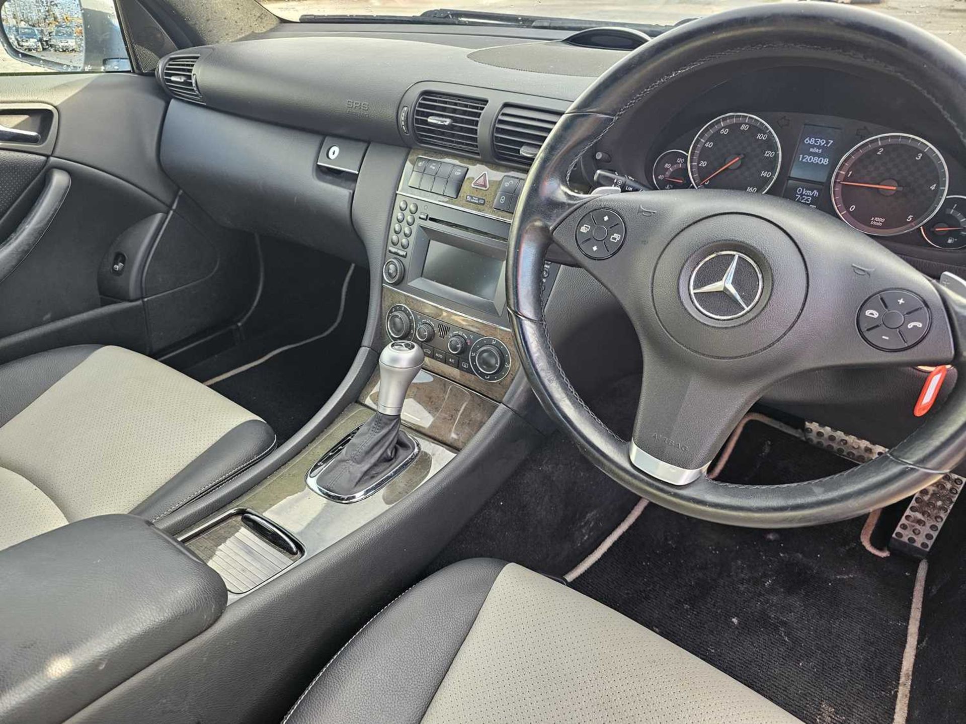 2010 Mercedes CLC220 CDi, Auto, Paddle Shift, Parking Sensors, Full Leather, Heated Seats, Twin Sun  - Bild 19 aus 29