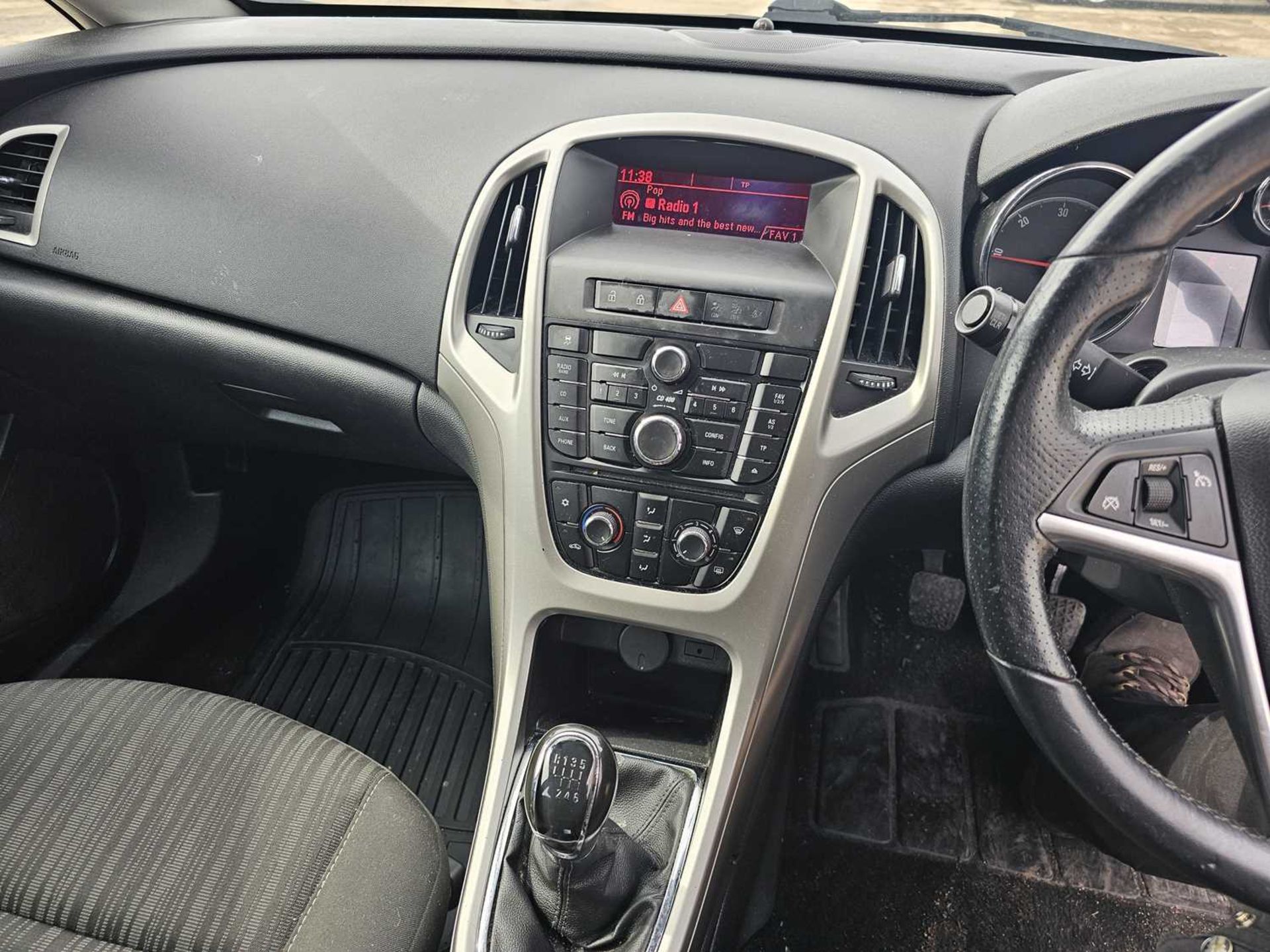 2011 Vauxhall Astra Exclusiv CDTi Ecoflex, 6 Speed, Bluetooth, Cruise Control, A/C (Reg. Docs. & Ser - Image 16 of 26